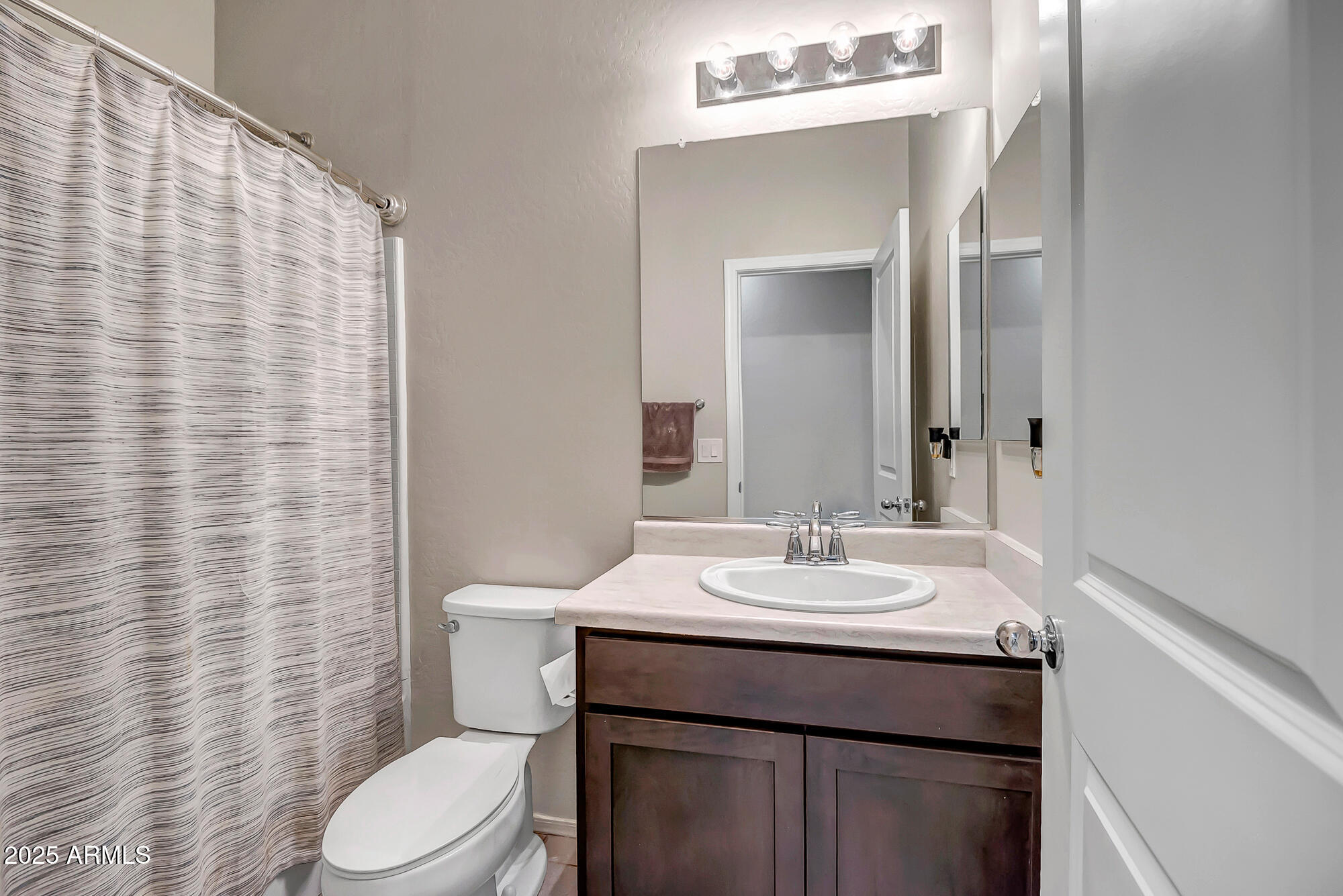 18662 W FOOTHILL Drive