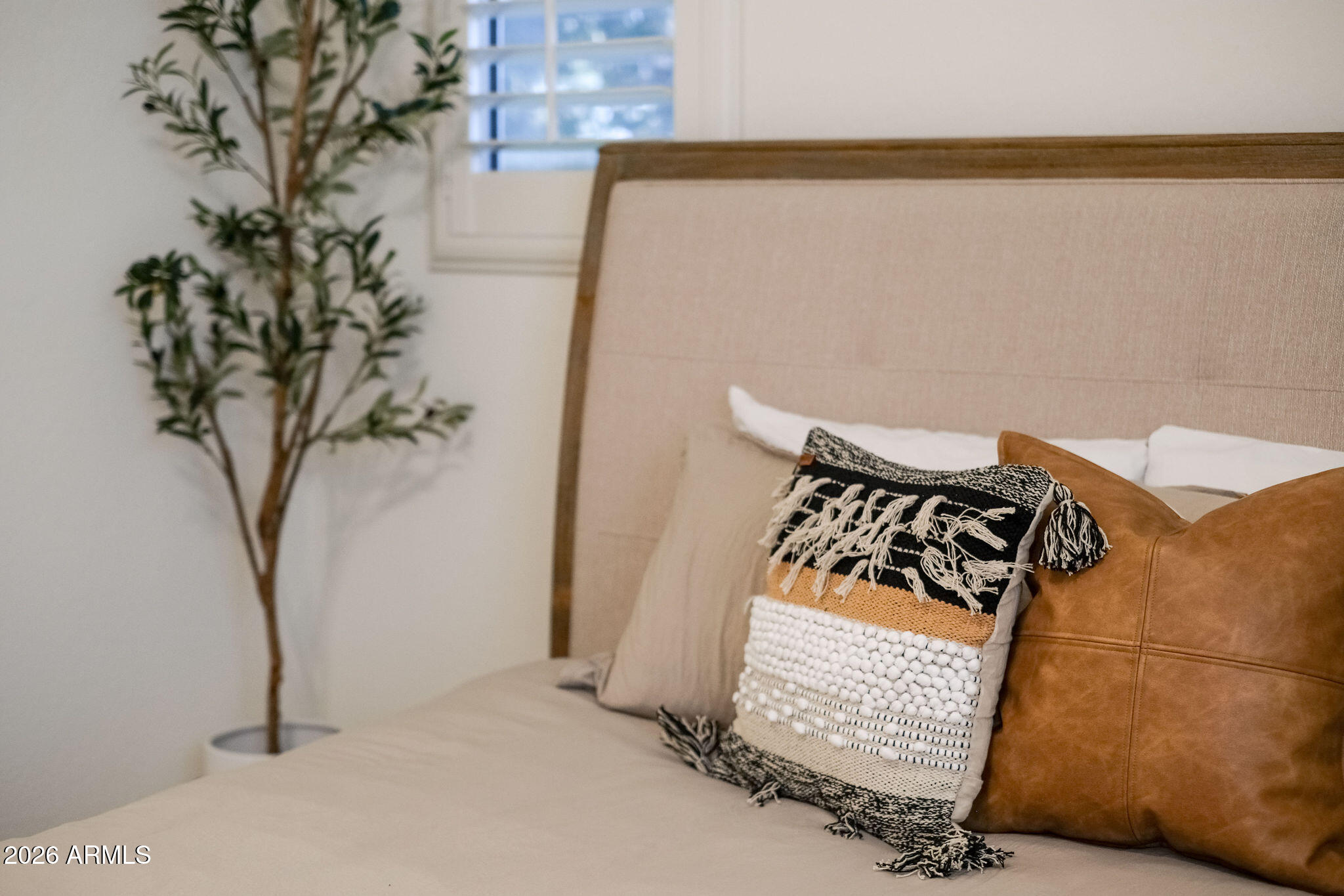 1988 E Blackhawk Drive