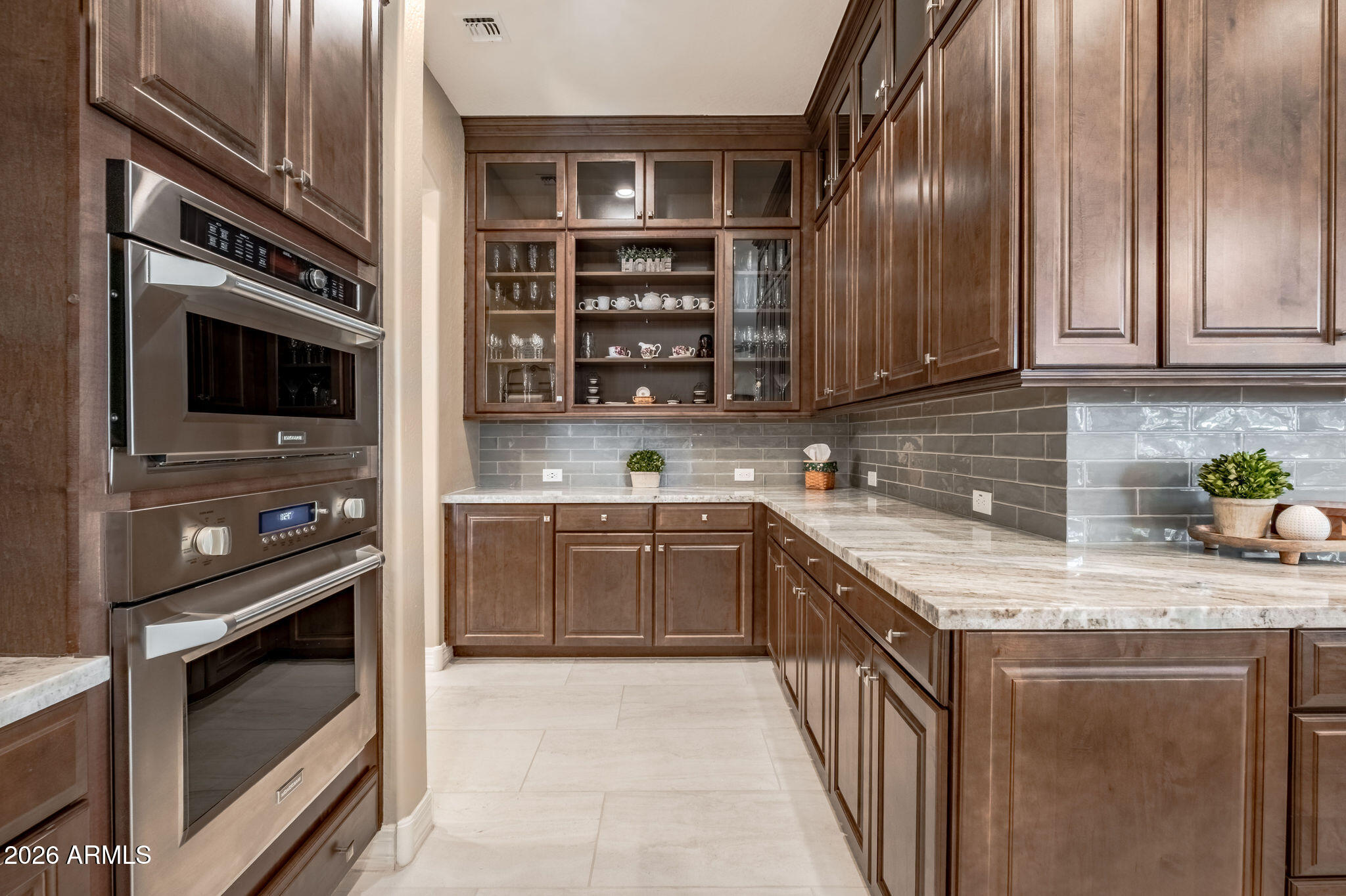 1988 E Blackhawk Drive