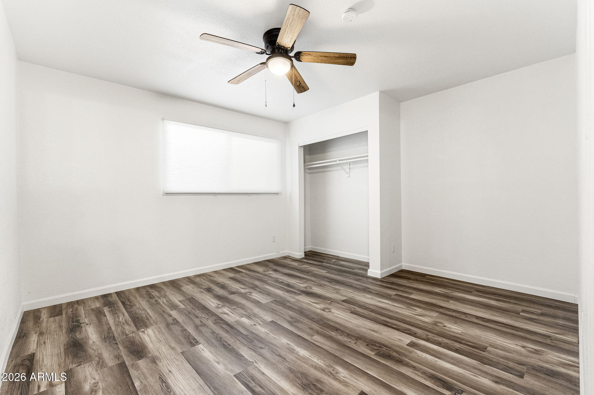 1512 W FAIRMONT Drive