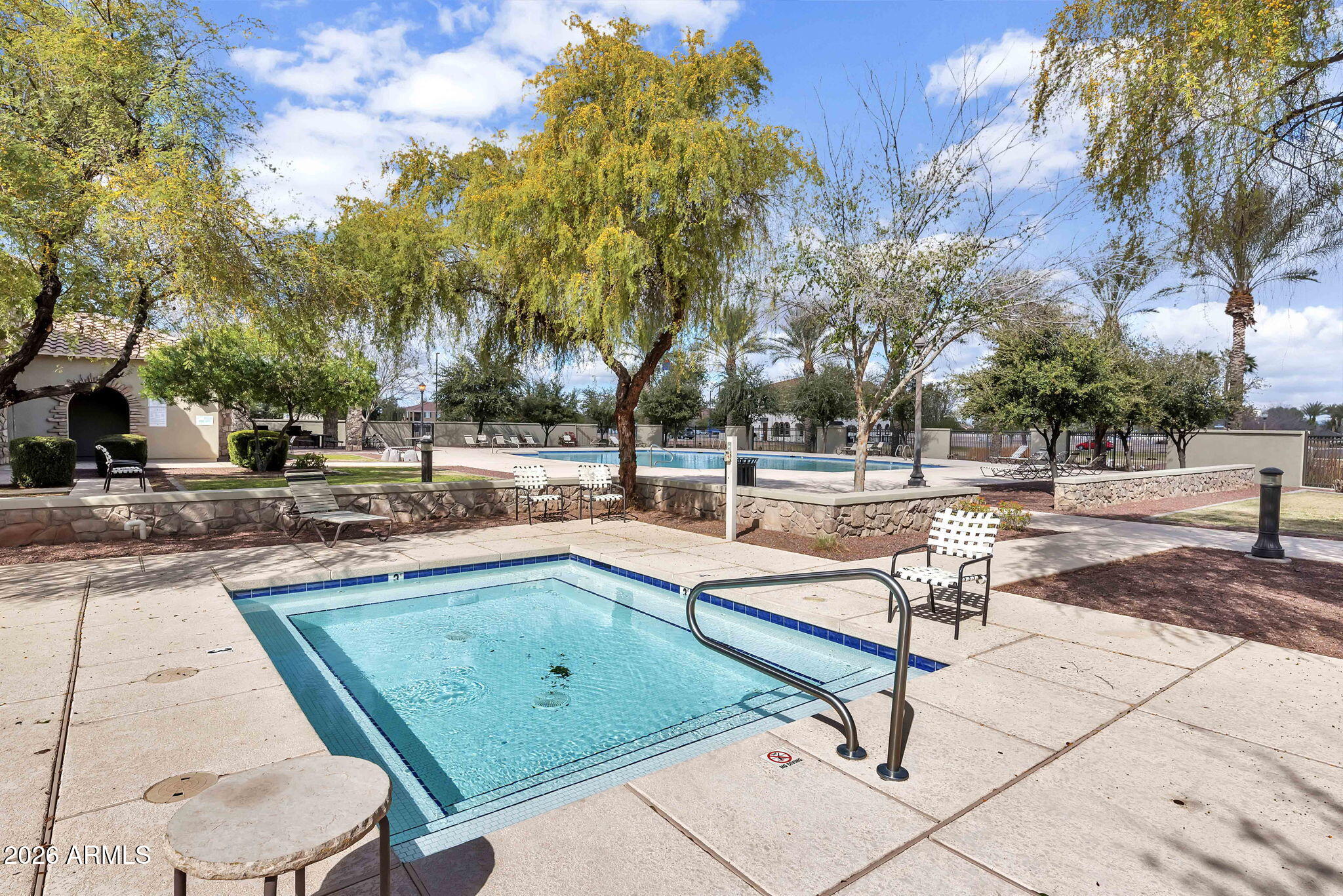 2760 S HARMONY Avenue