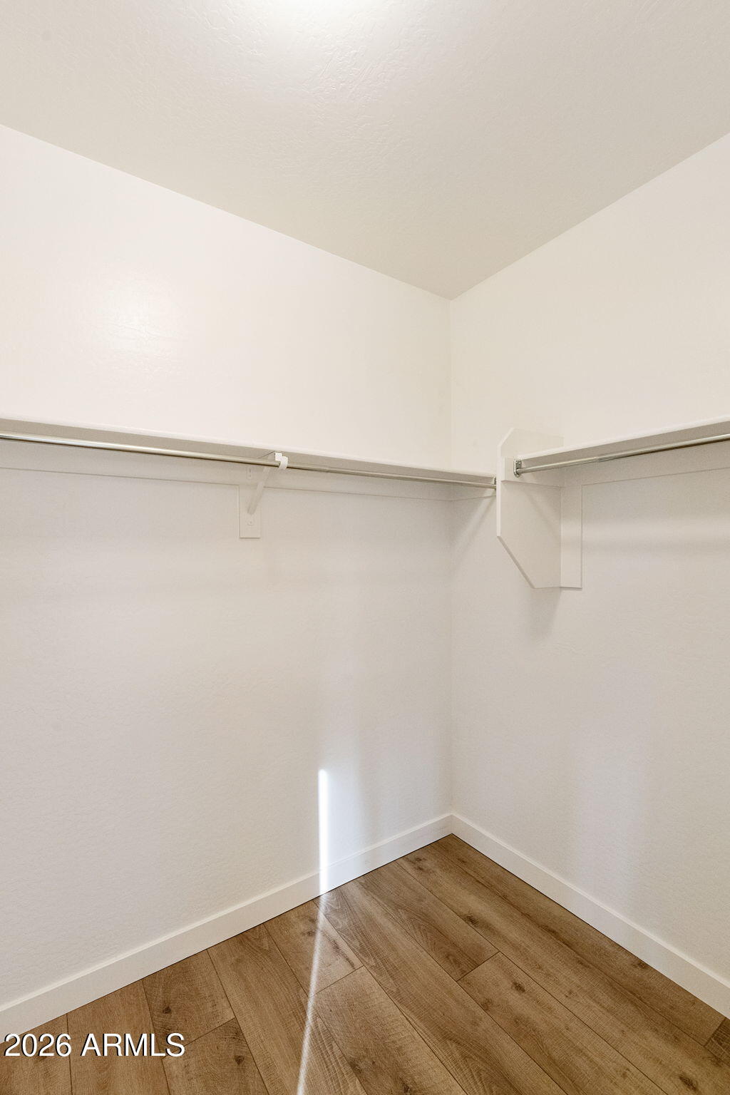 2760 S HARMONY Avenue