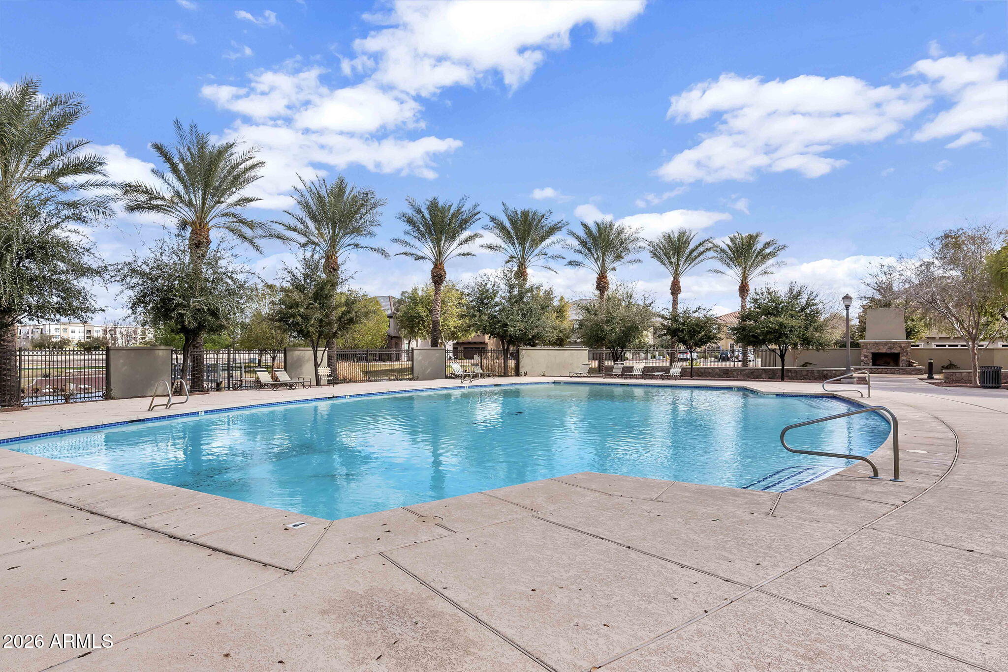 2760 S HARMONY Avenue