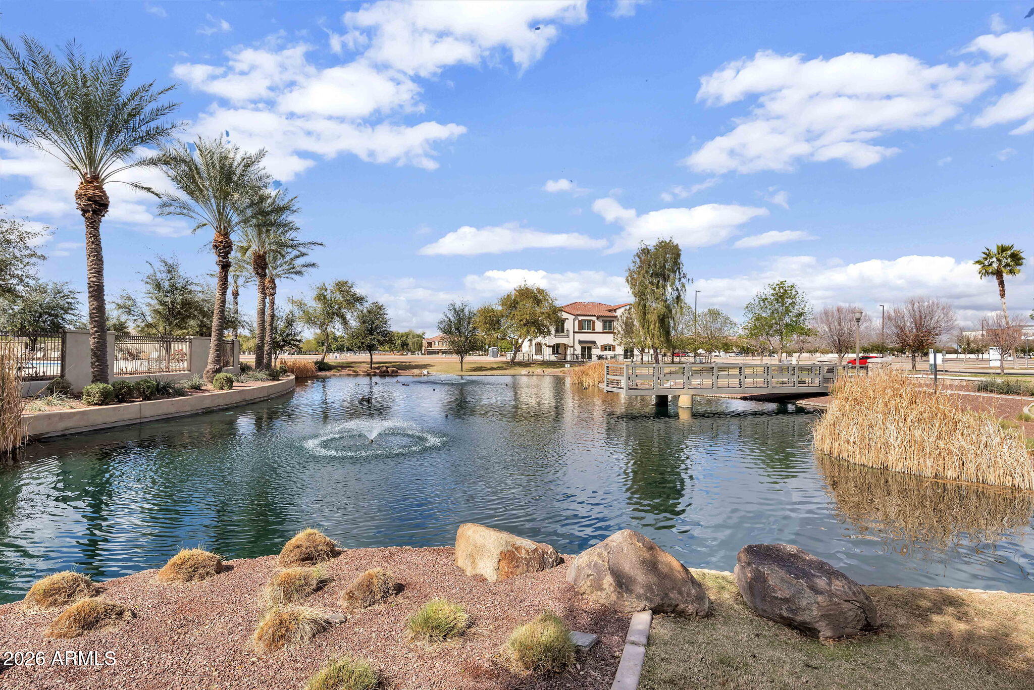 2760 S HARMONY Avenue