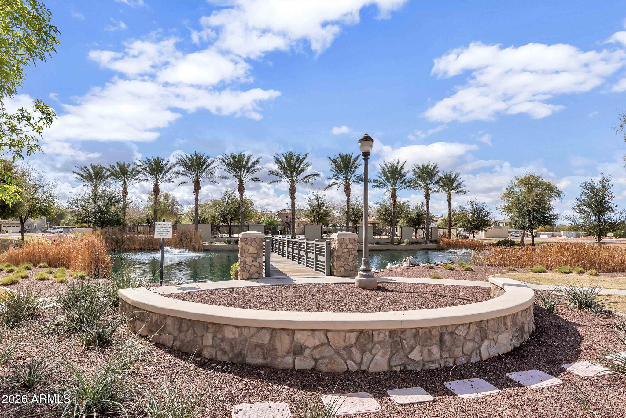 2760 S HARMONY Avenue