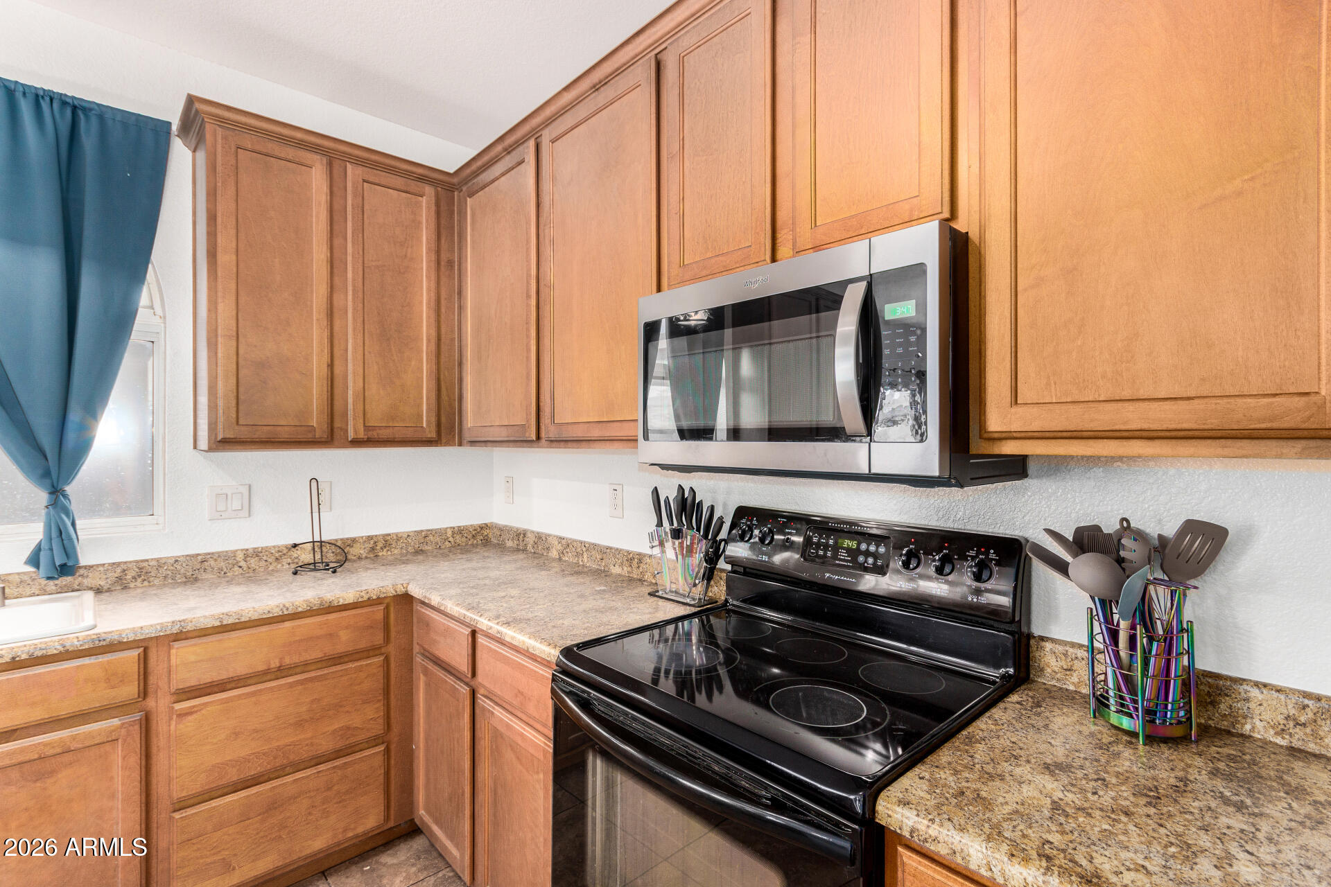 4967 E MEADOW LARK Way