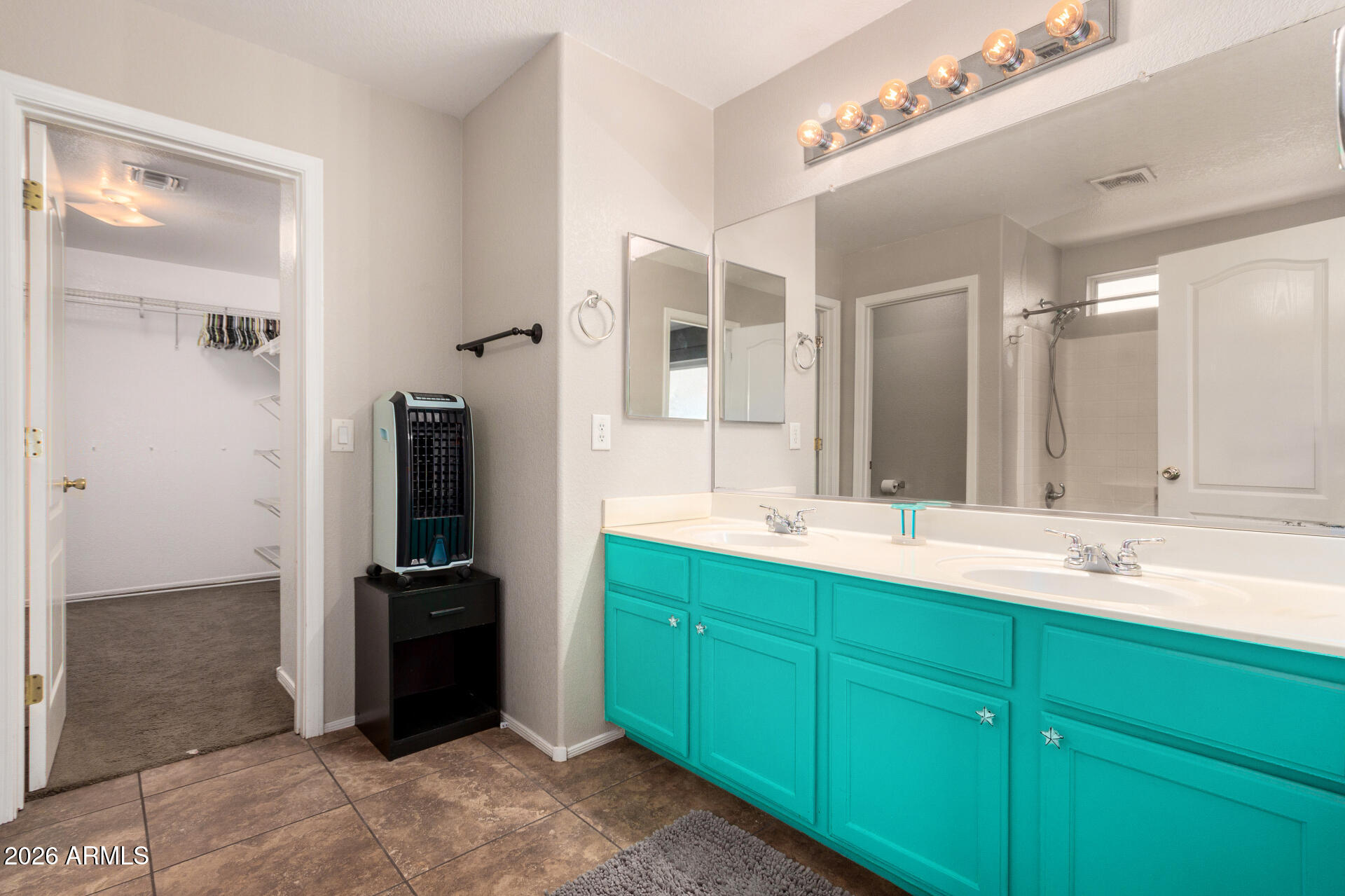 4967 E MEADOW LARK Way