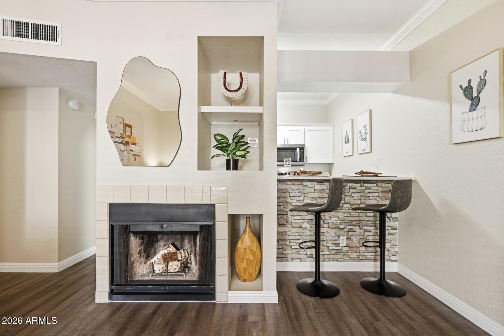 1126 W ELLIOT Road 1003