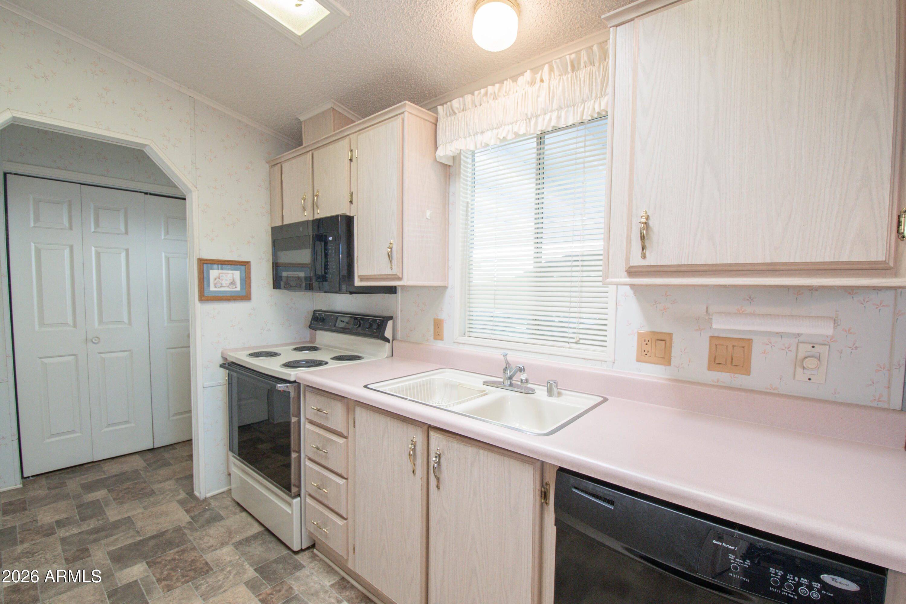 5735 E MCDOWELL Road 26