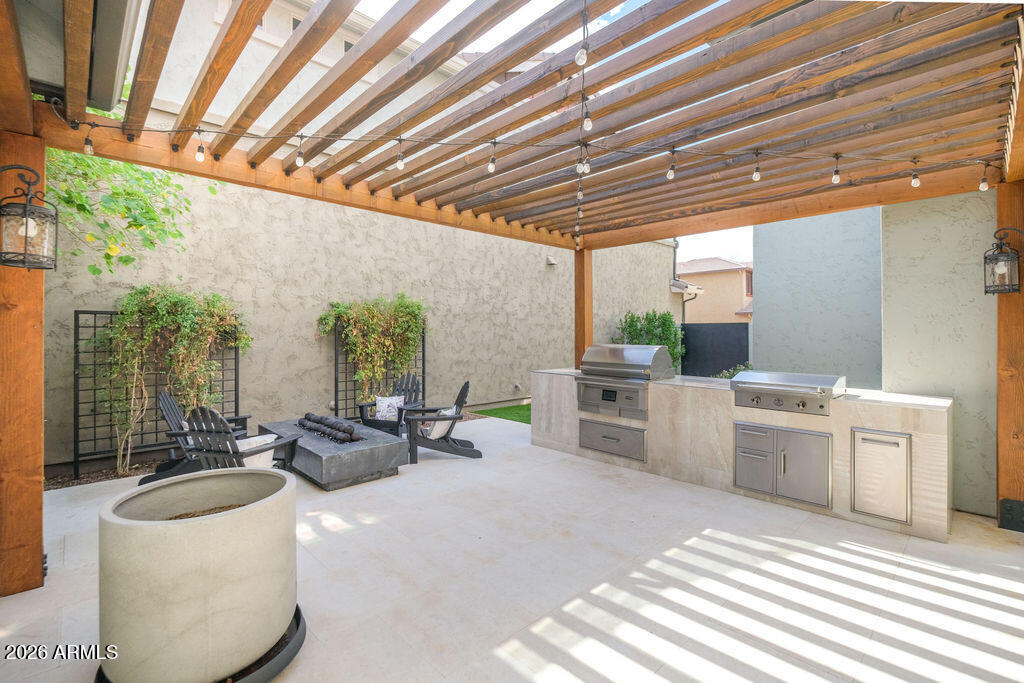 3923 E GALVESTON Street