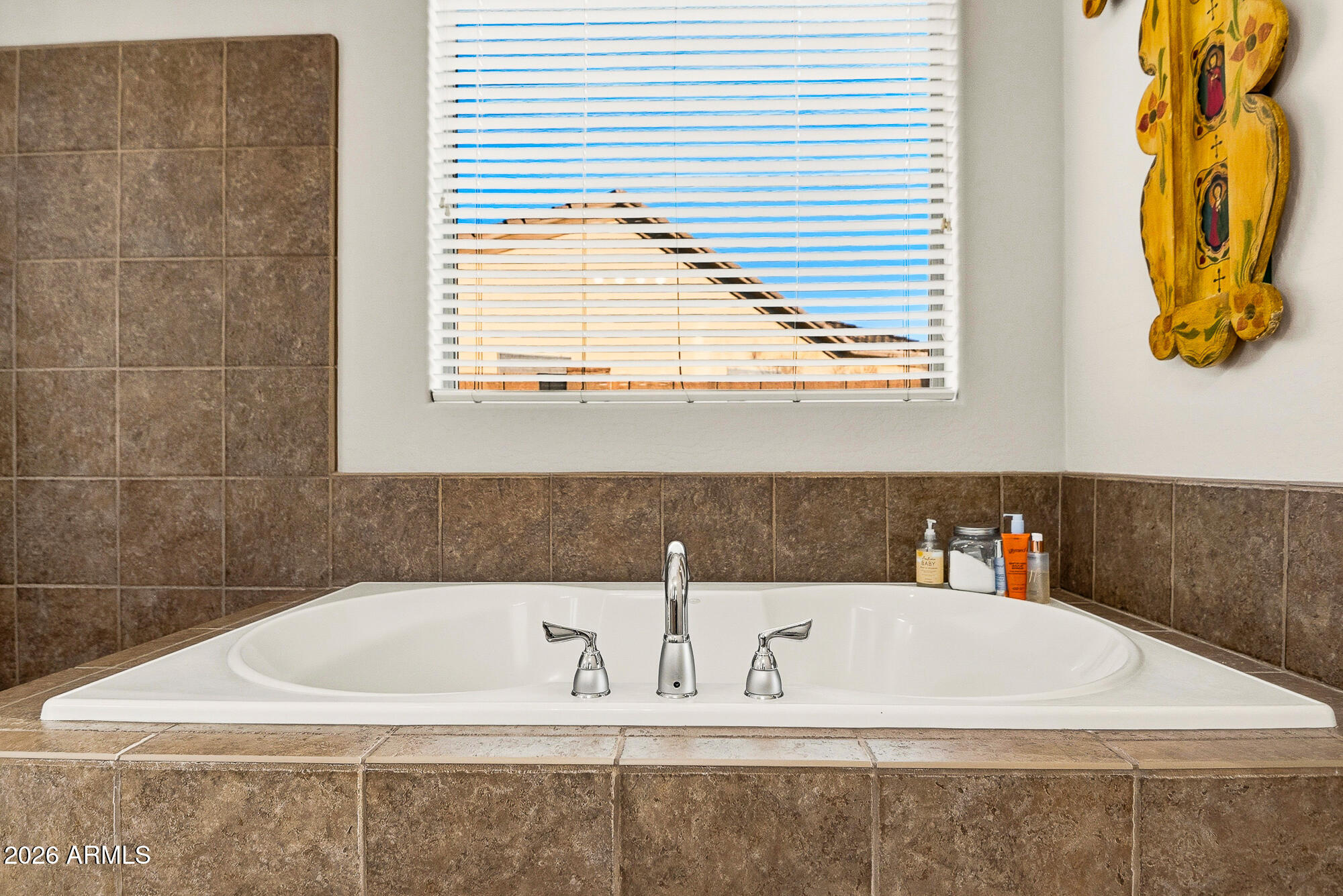 1529 W LAUREL GREENS Court