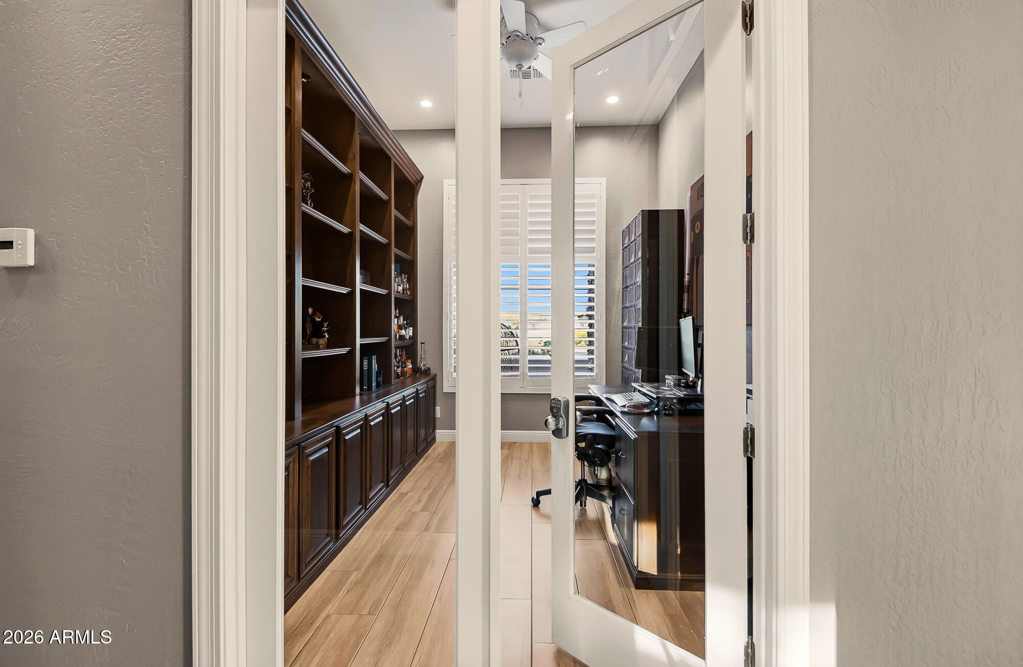 1529 W LAUREL GREENS Court