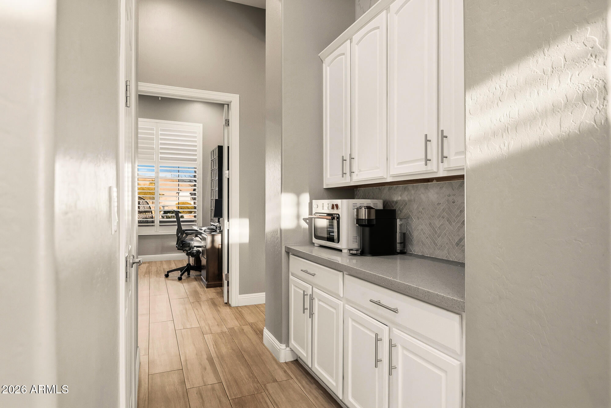 1529 W LAUREL GREENS Court