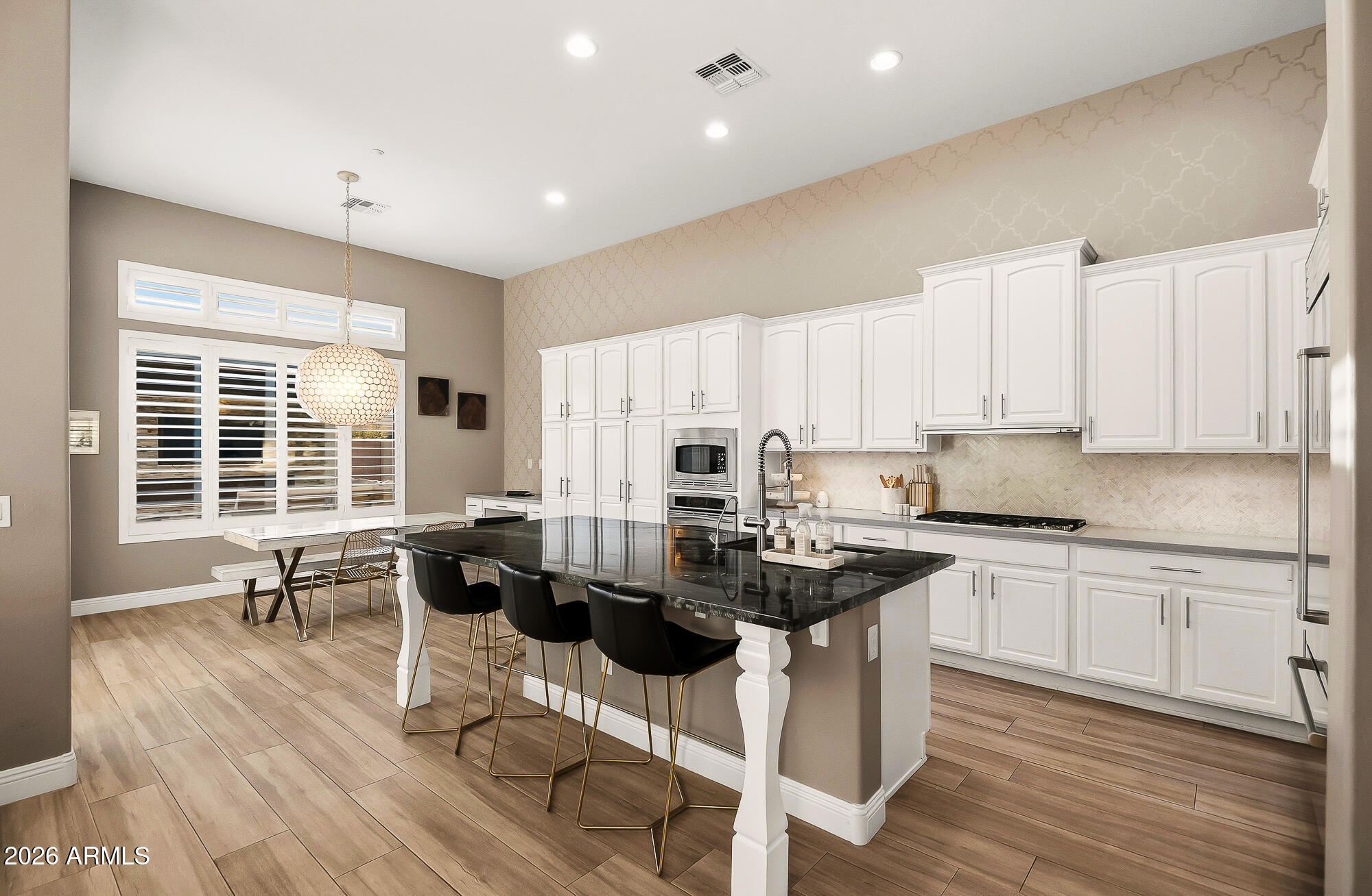 1529 W LAUREL GREENS Court