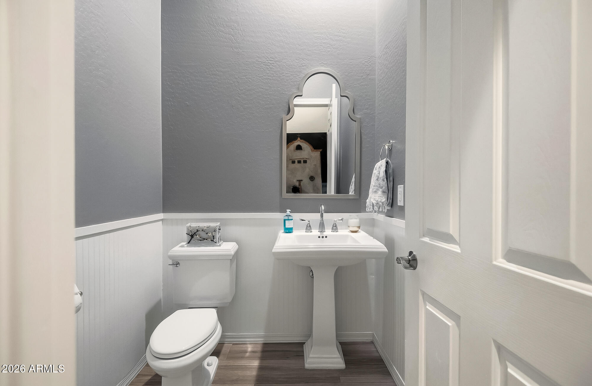 1529 W LAUREL GREENS Court