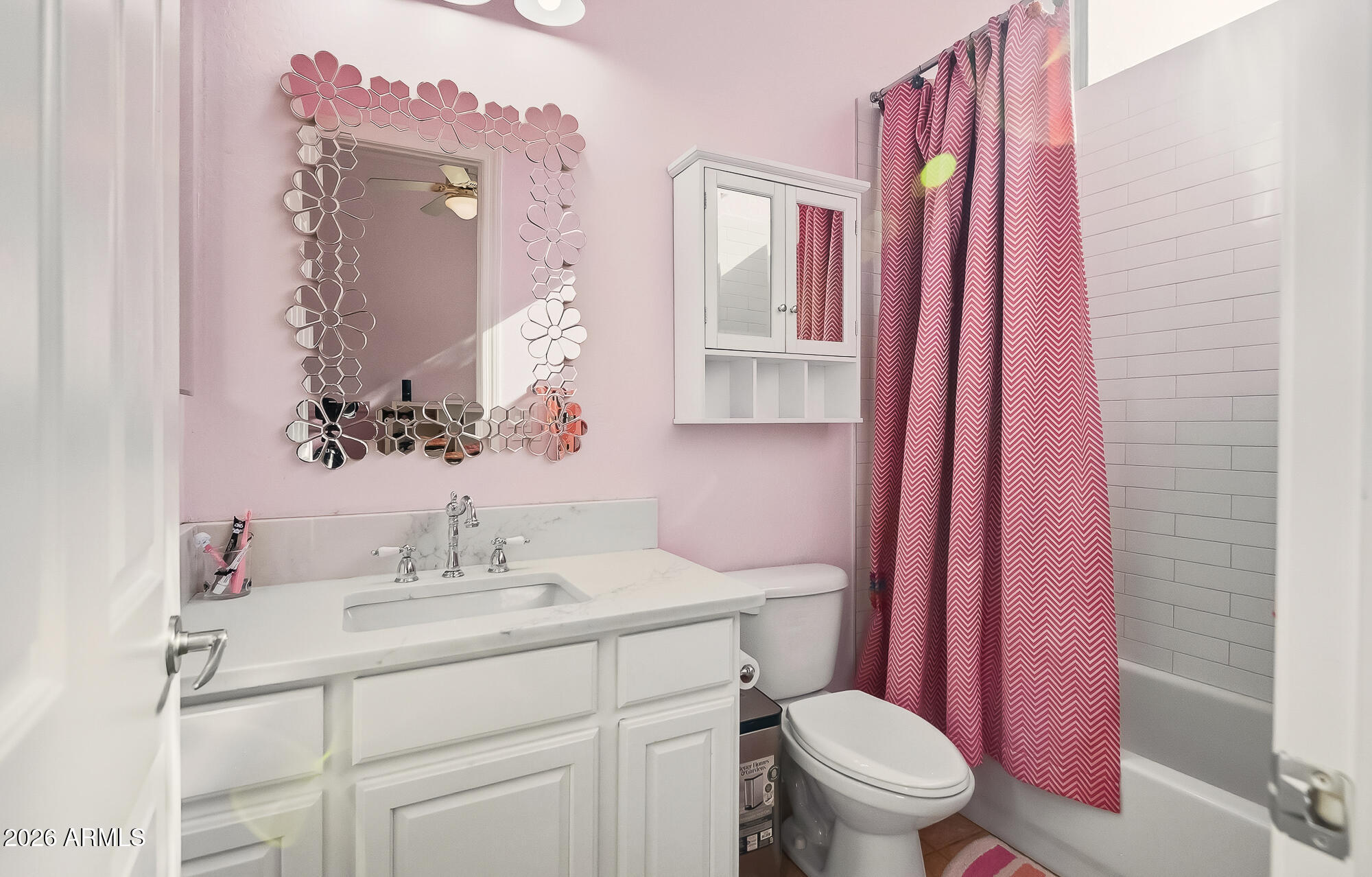 1529 W LAUREL GREENS Court