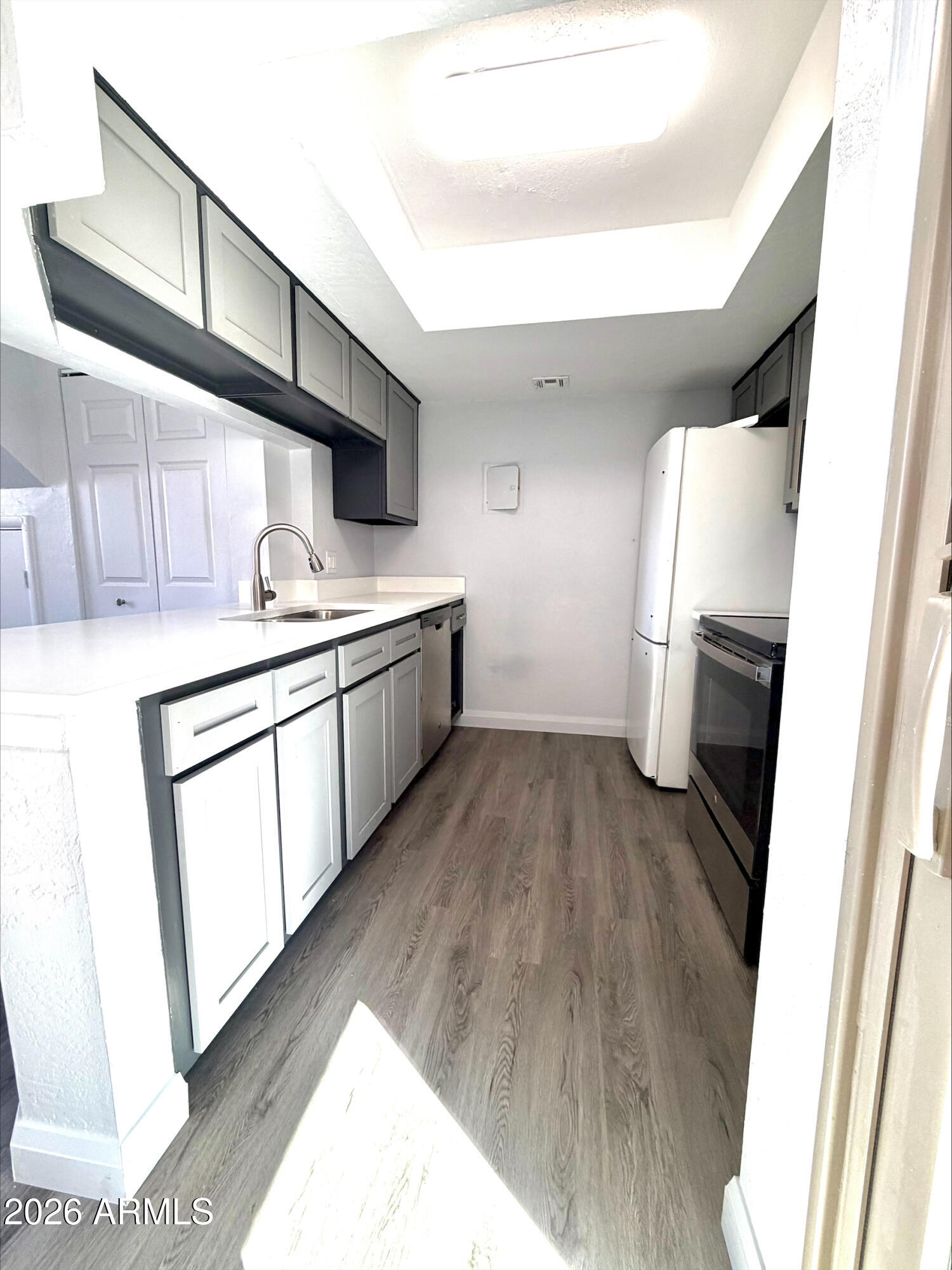 4240 N LONGVIEW Avenue 9