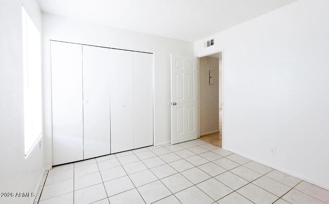 434 W IVYGLEN Street 105