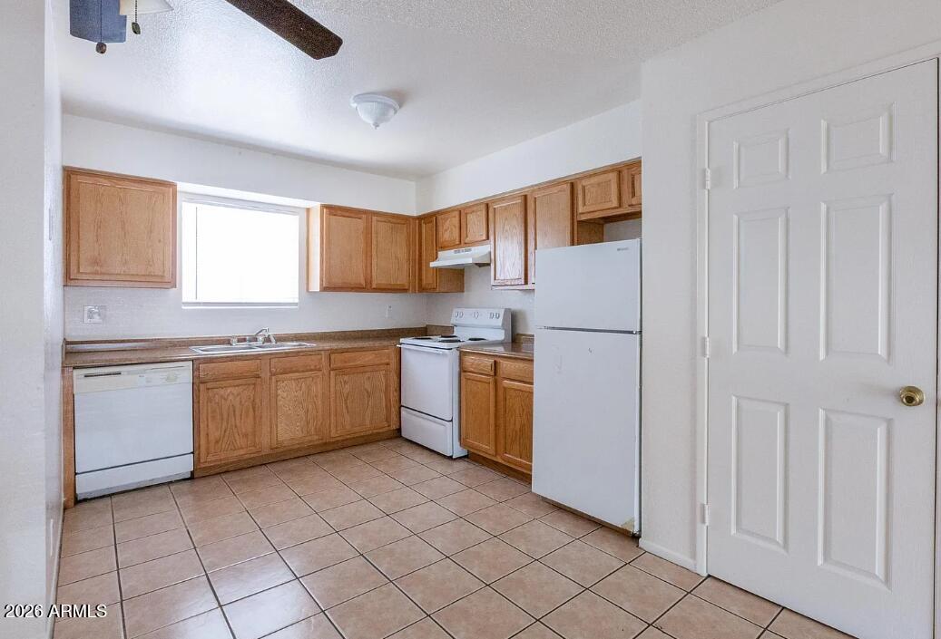 434 W IVYGLEN Street 105