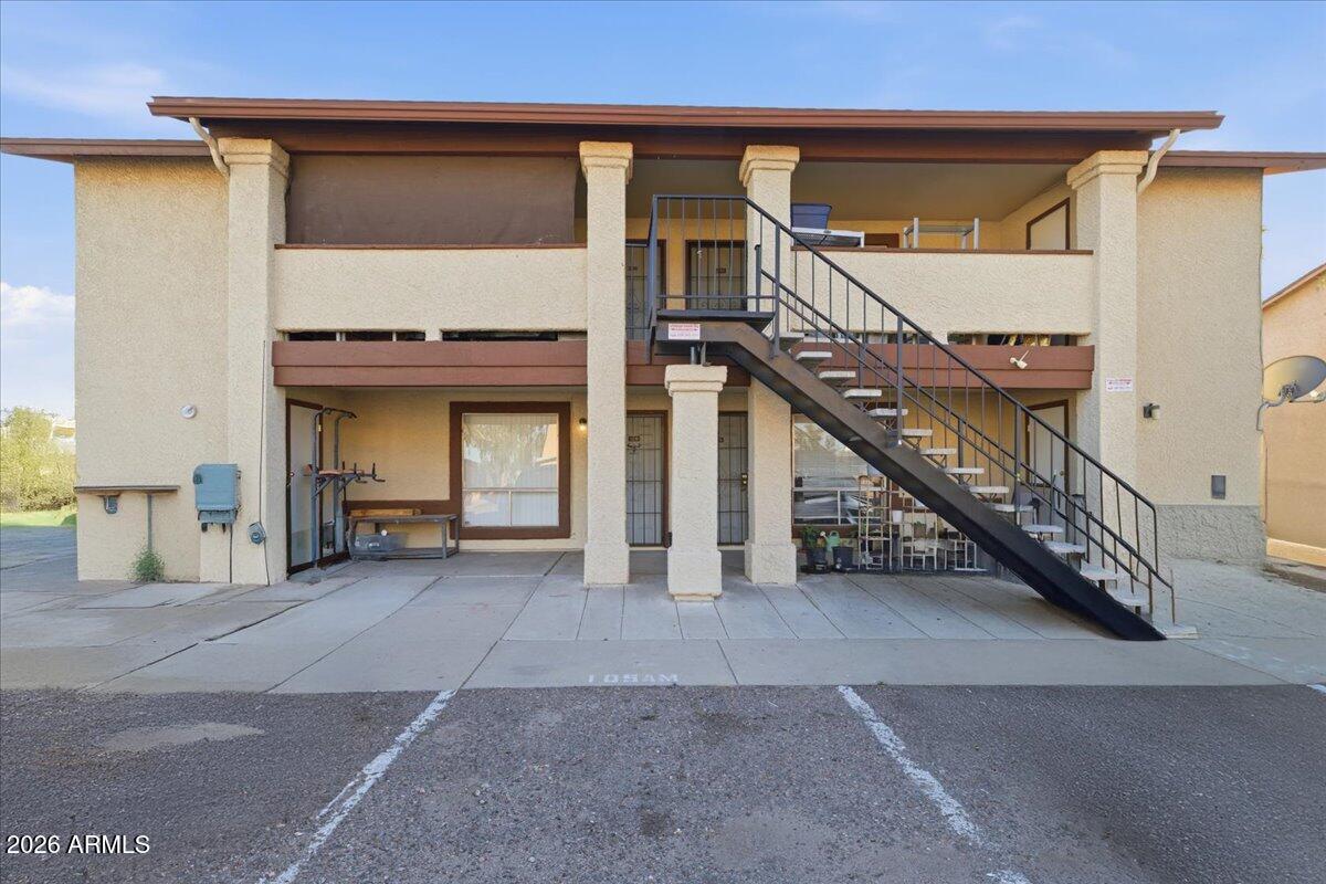 434 W IVYGLEN Street 105