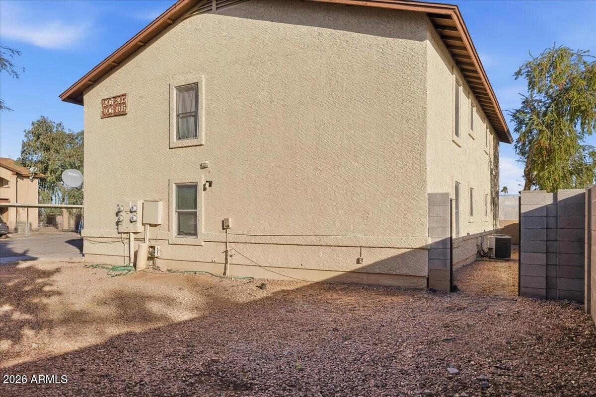 434 W IVYGLEN Street 105