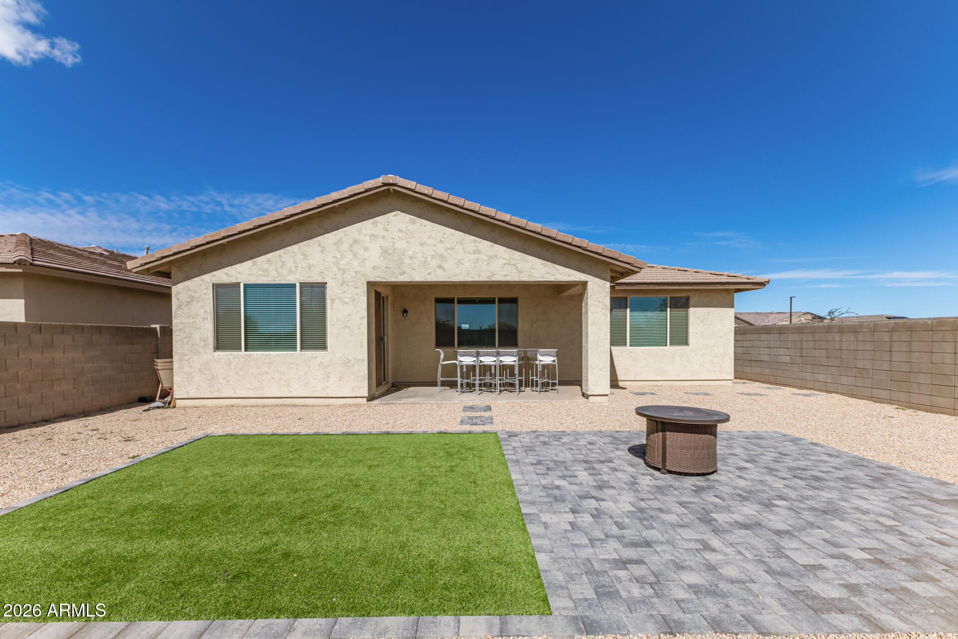 18427 W PASADENA Avenue