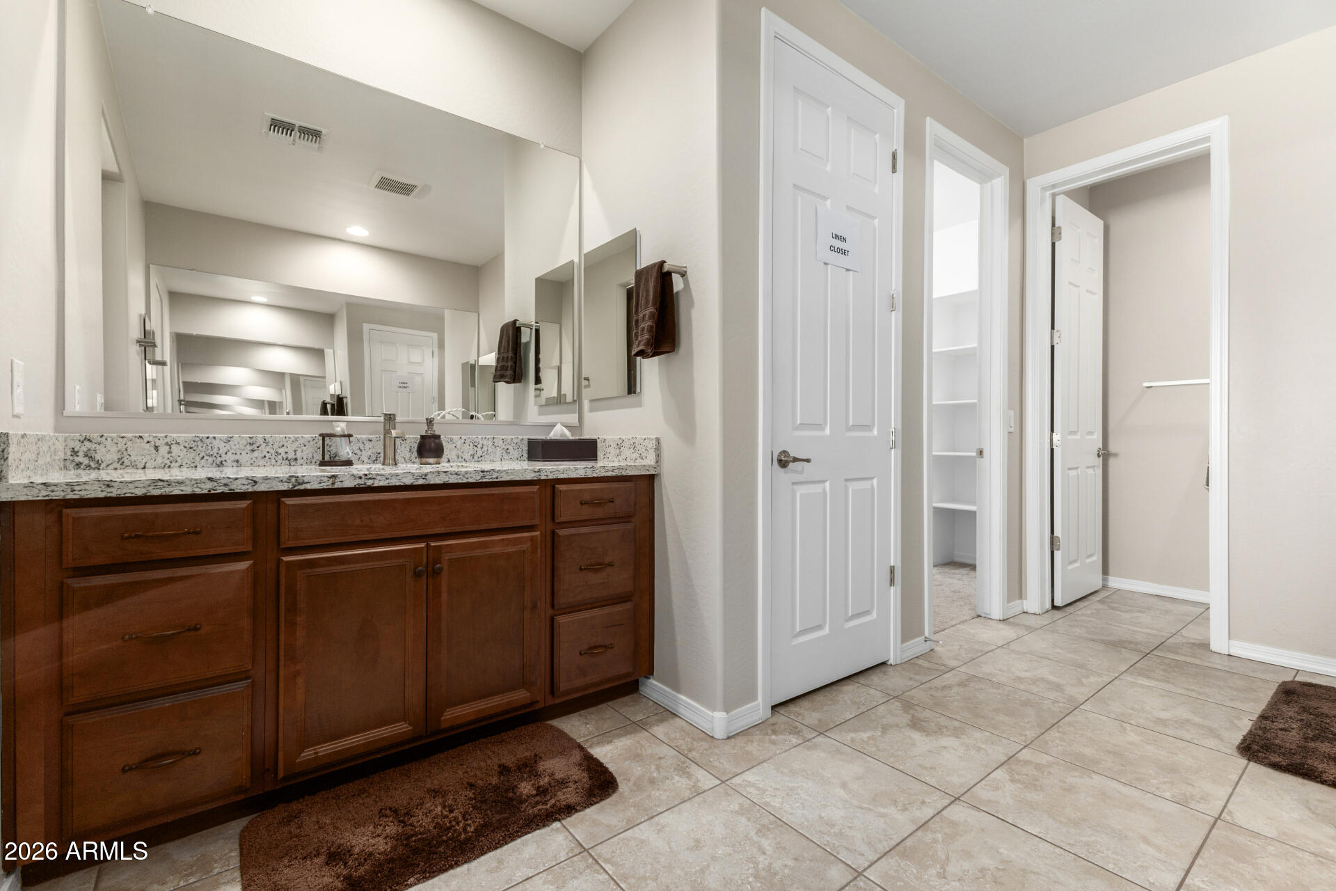 18427 W PASADENA Avenue