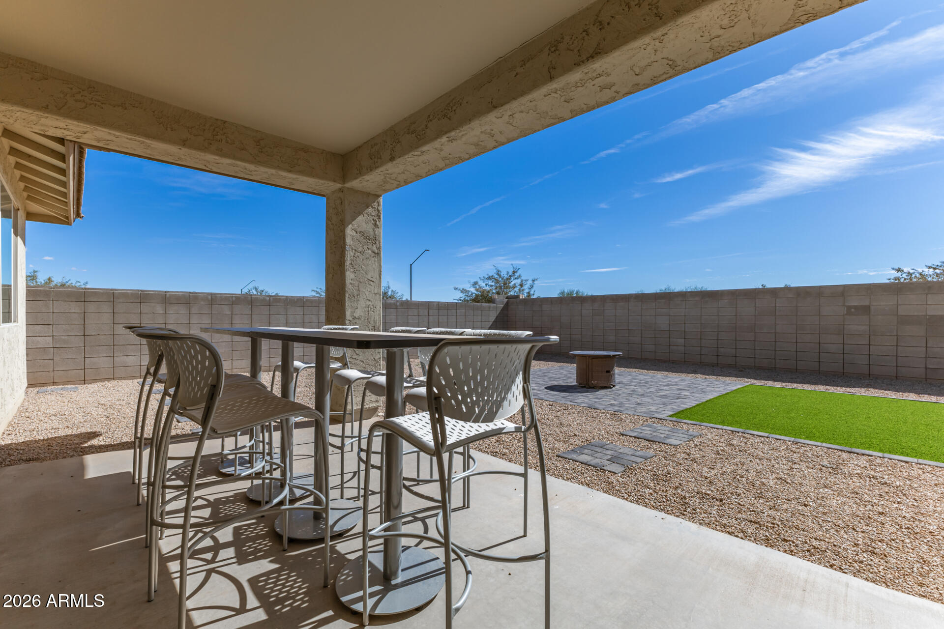 18427 W PASADENA Avenue