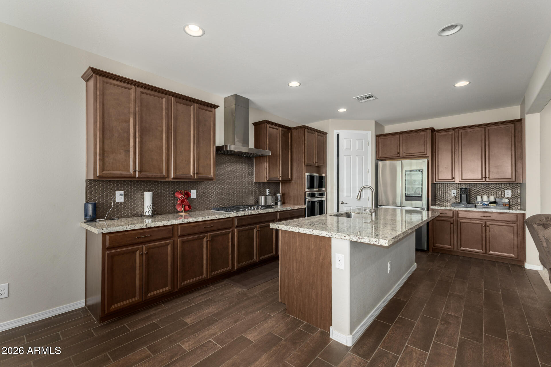 18427 W PASADENA Avenue