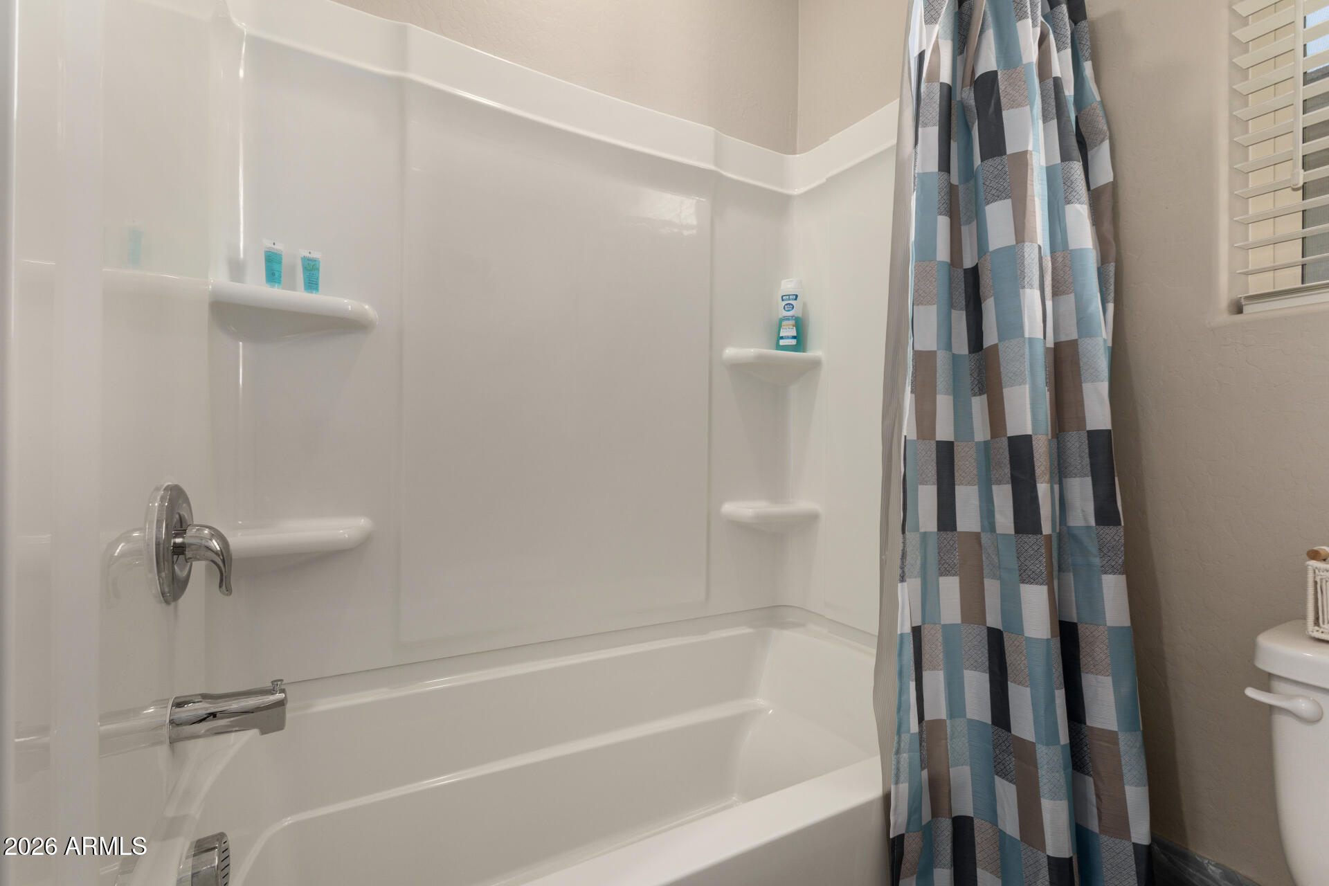 18427 W PASADENA Avenue