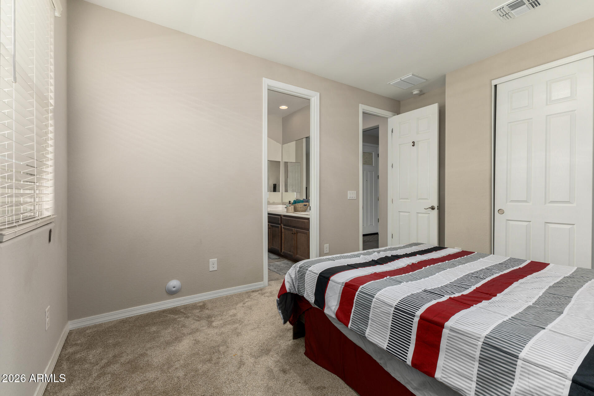 18427 W PASADENA Avenue