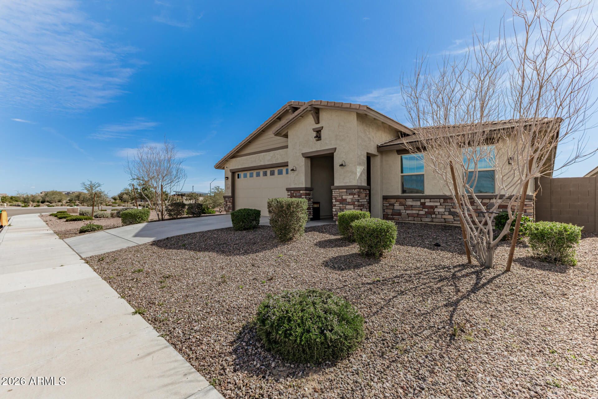 18427 W PASADENA Avenue