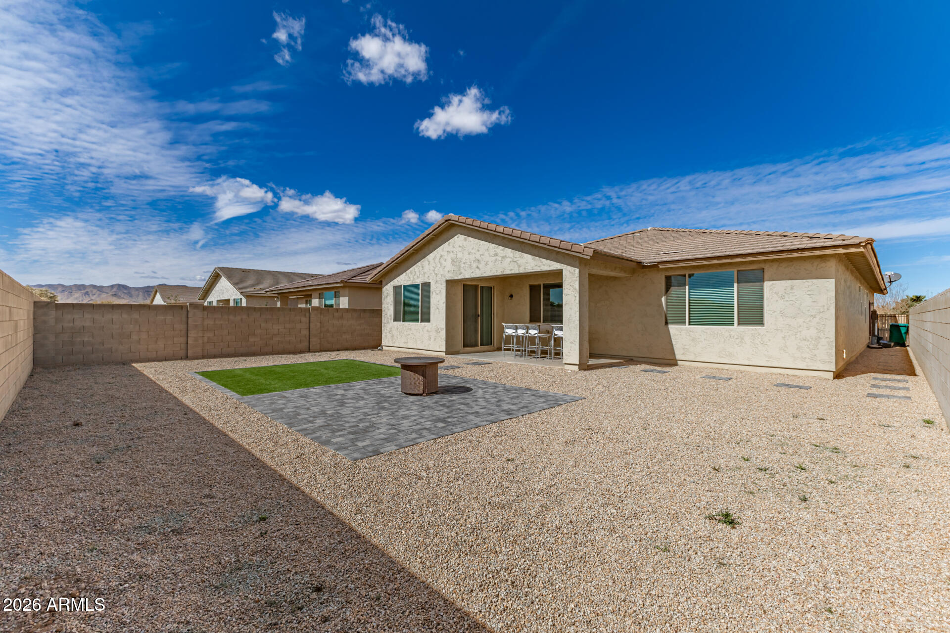 18427 W PASADENA Avenue