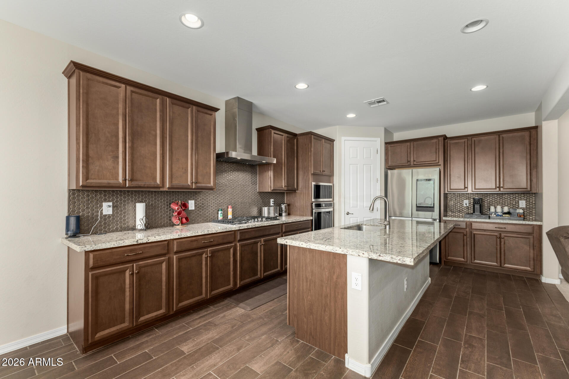 18427 W PASADENA Avenue