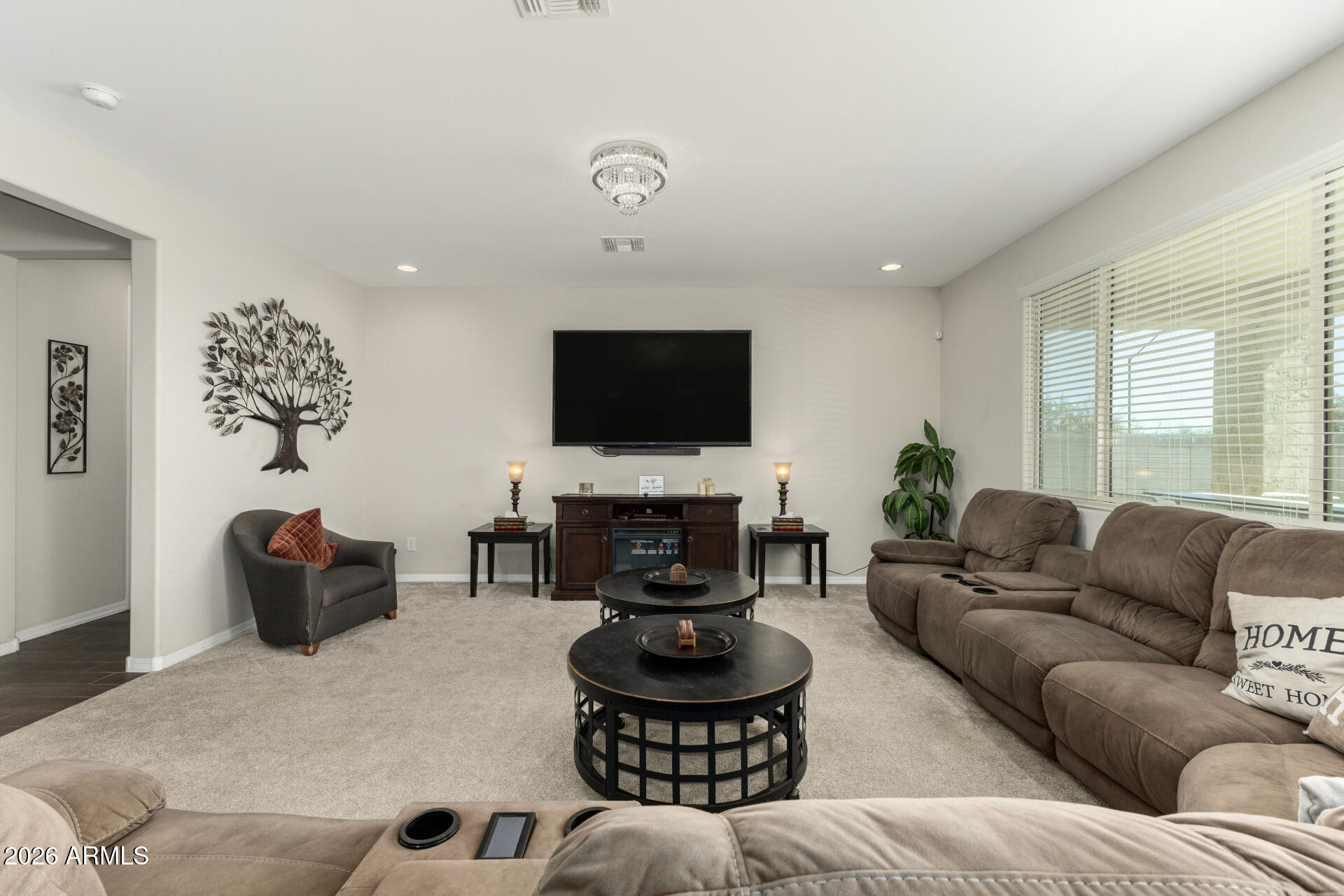 18427 W PASADENA Avenue