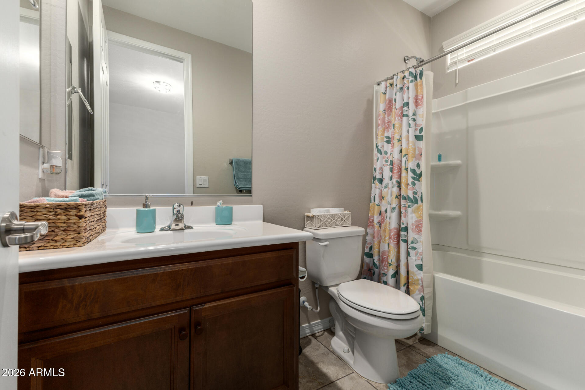 18427 W PASADENA Avenue