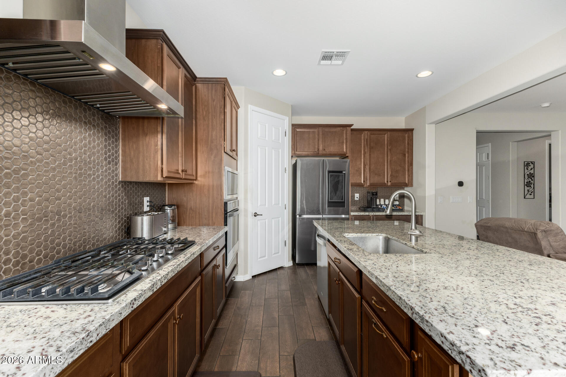 18427 W PASADENA Avenue