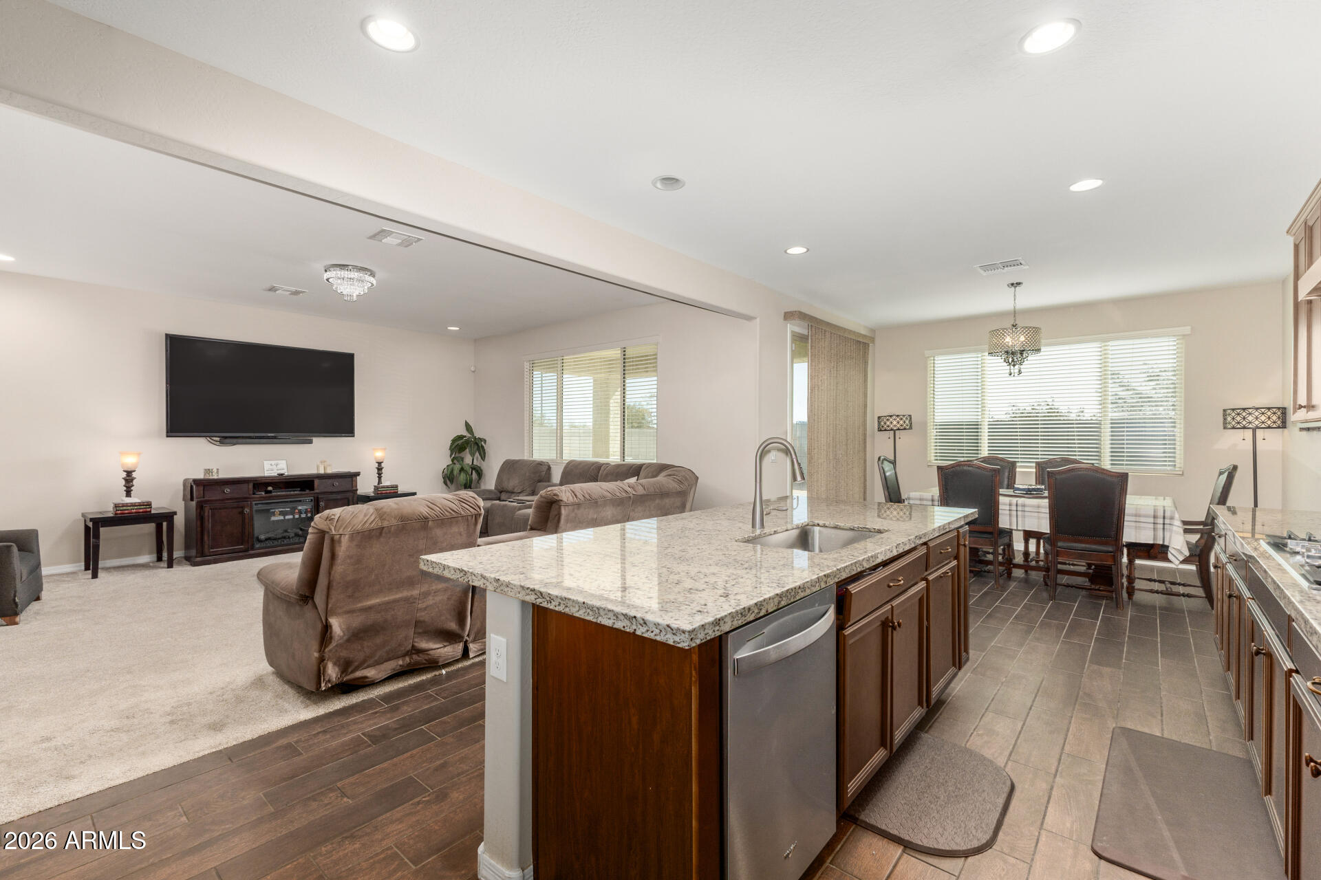 18427 W PASADENA Avenue