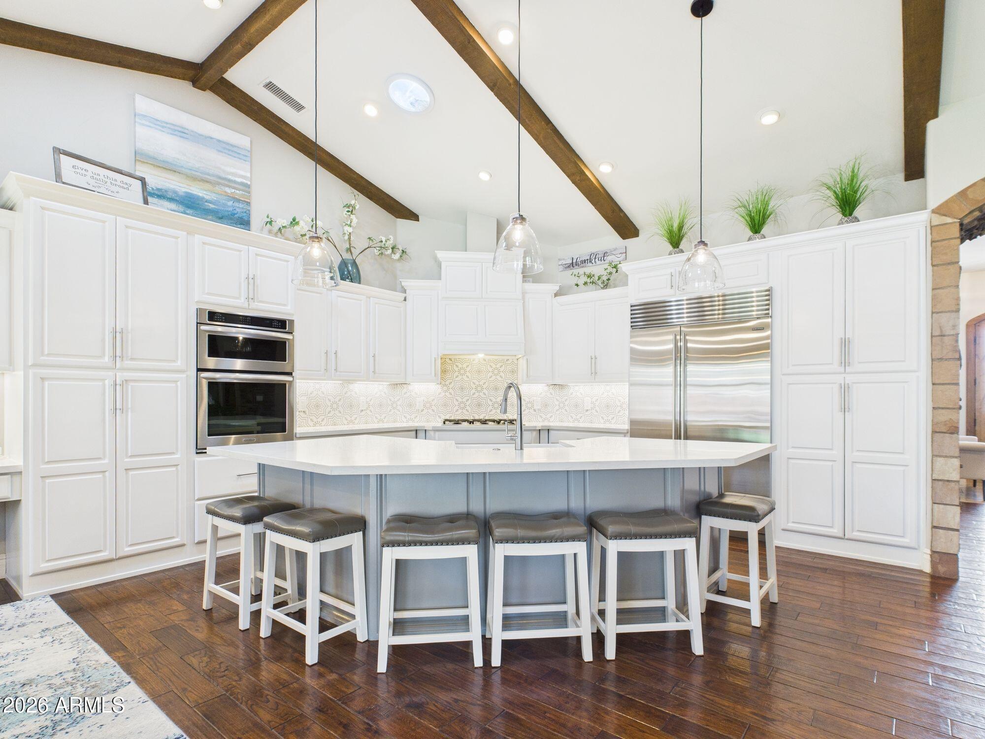 1006 W ROCK SPRINGS Circle