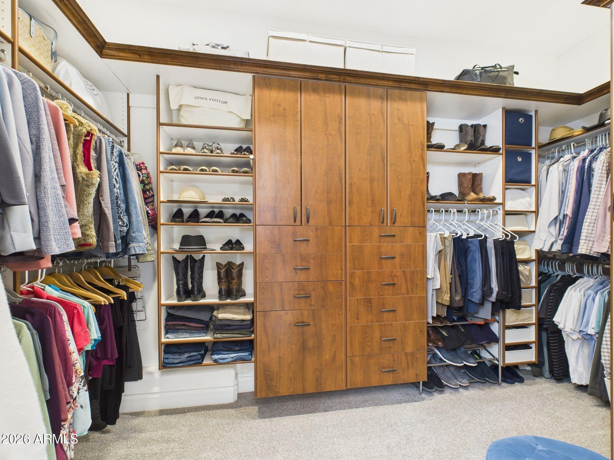 1006 W ROCK SPRINGS Circle