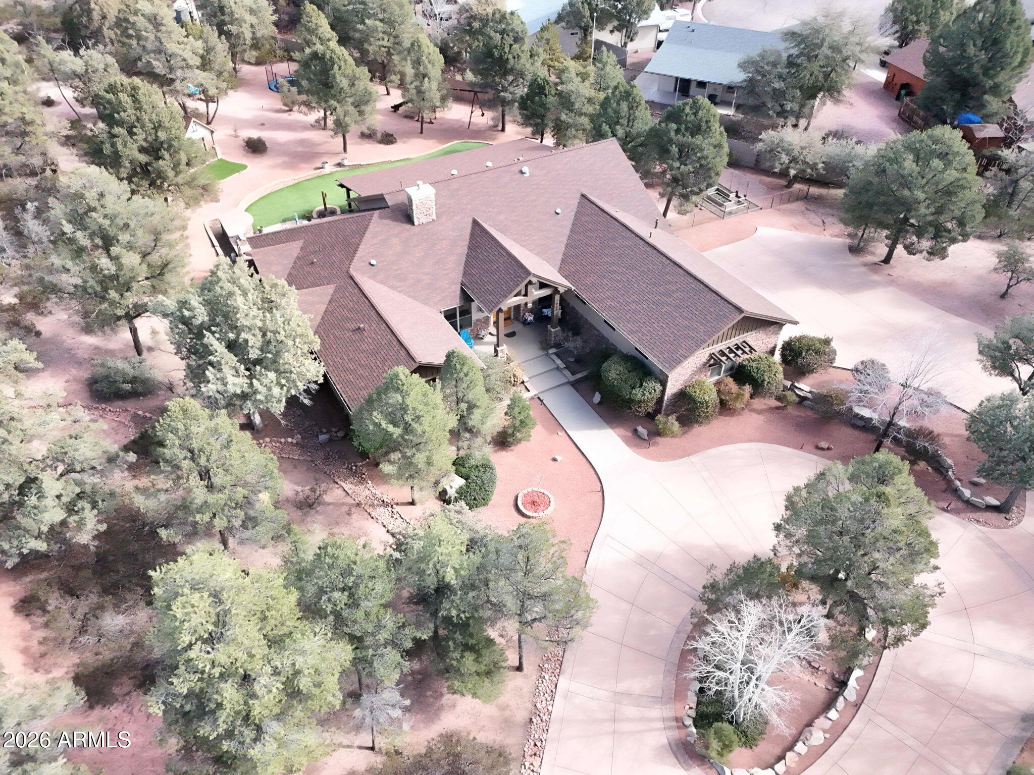 1006 W ROCK SPRINGS Circle