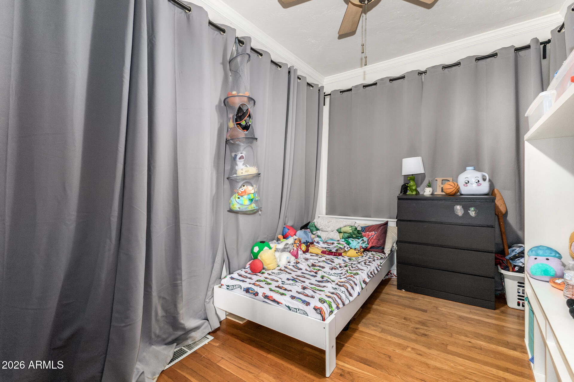 910 W PORTLAND Street