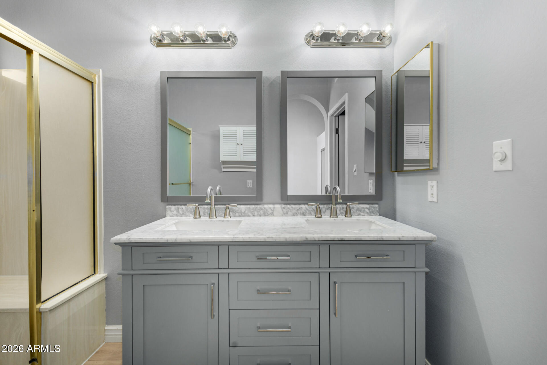 9705 E MOUNTAIN VIEW Road 1126