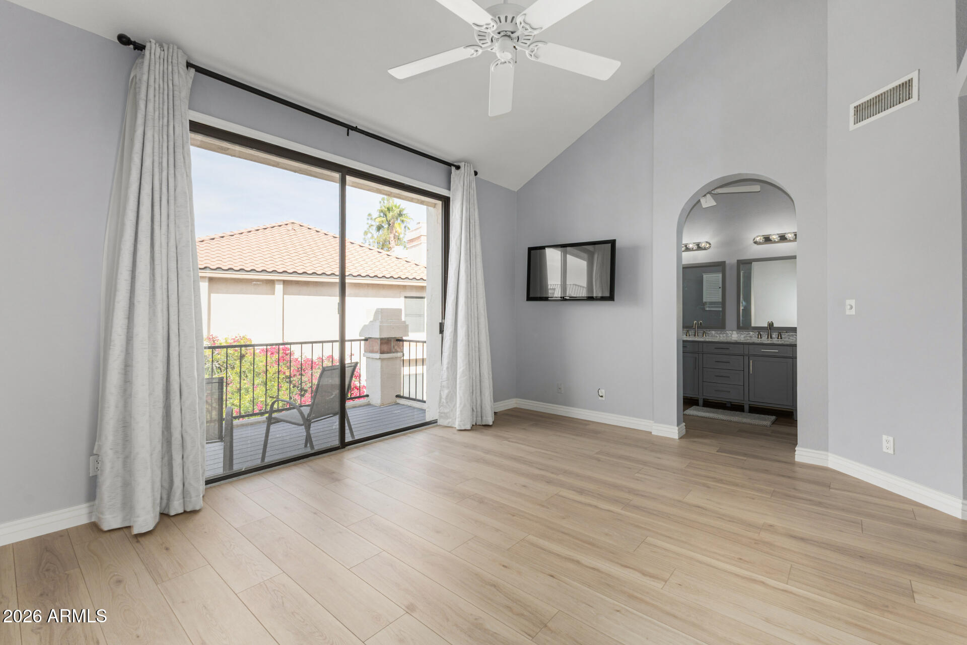 9705 E MOUNTAIN VIEW Road 1126