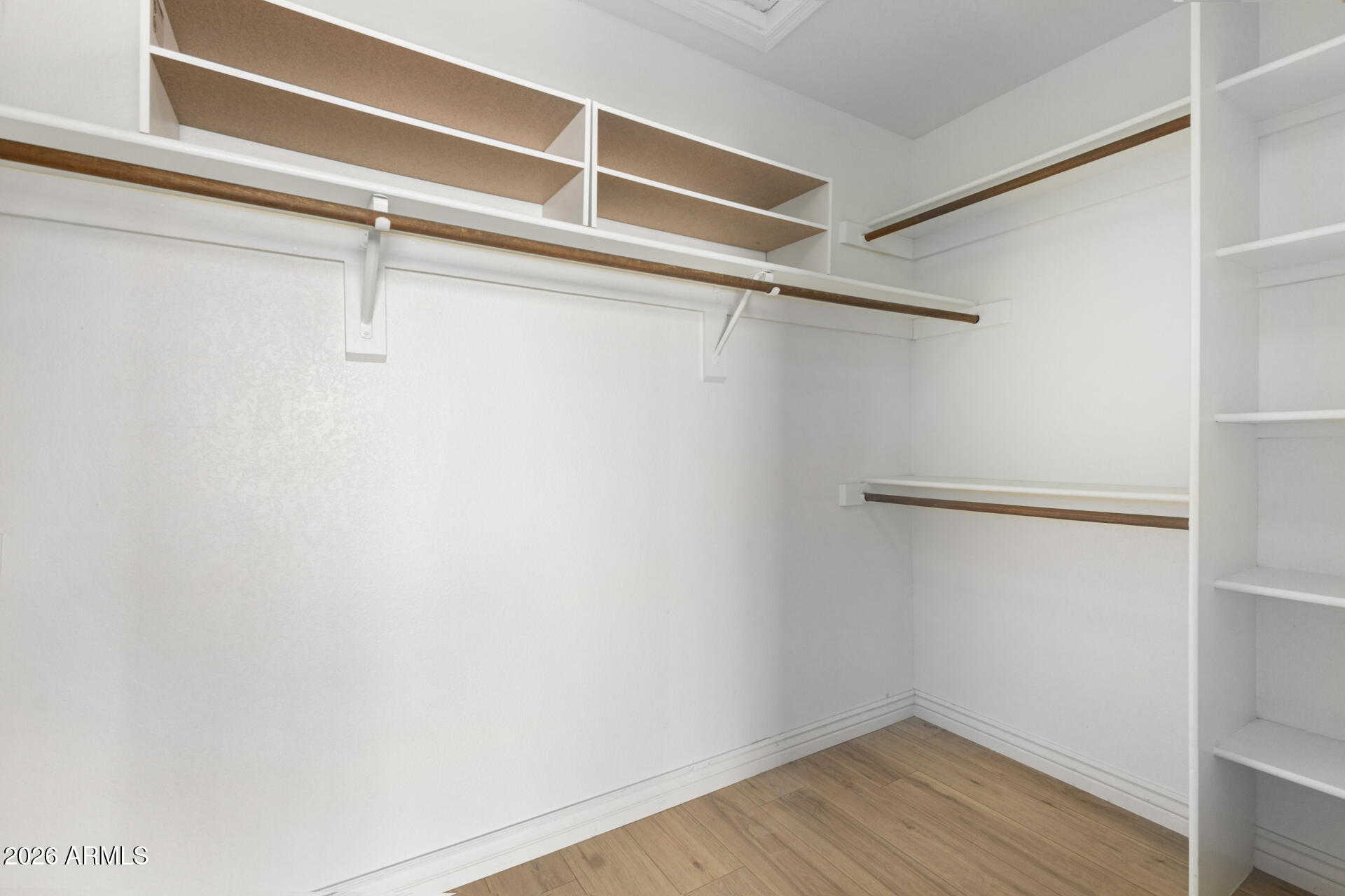 9705 E MOUNTAIN VIEW Road 1126