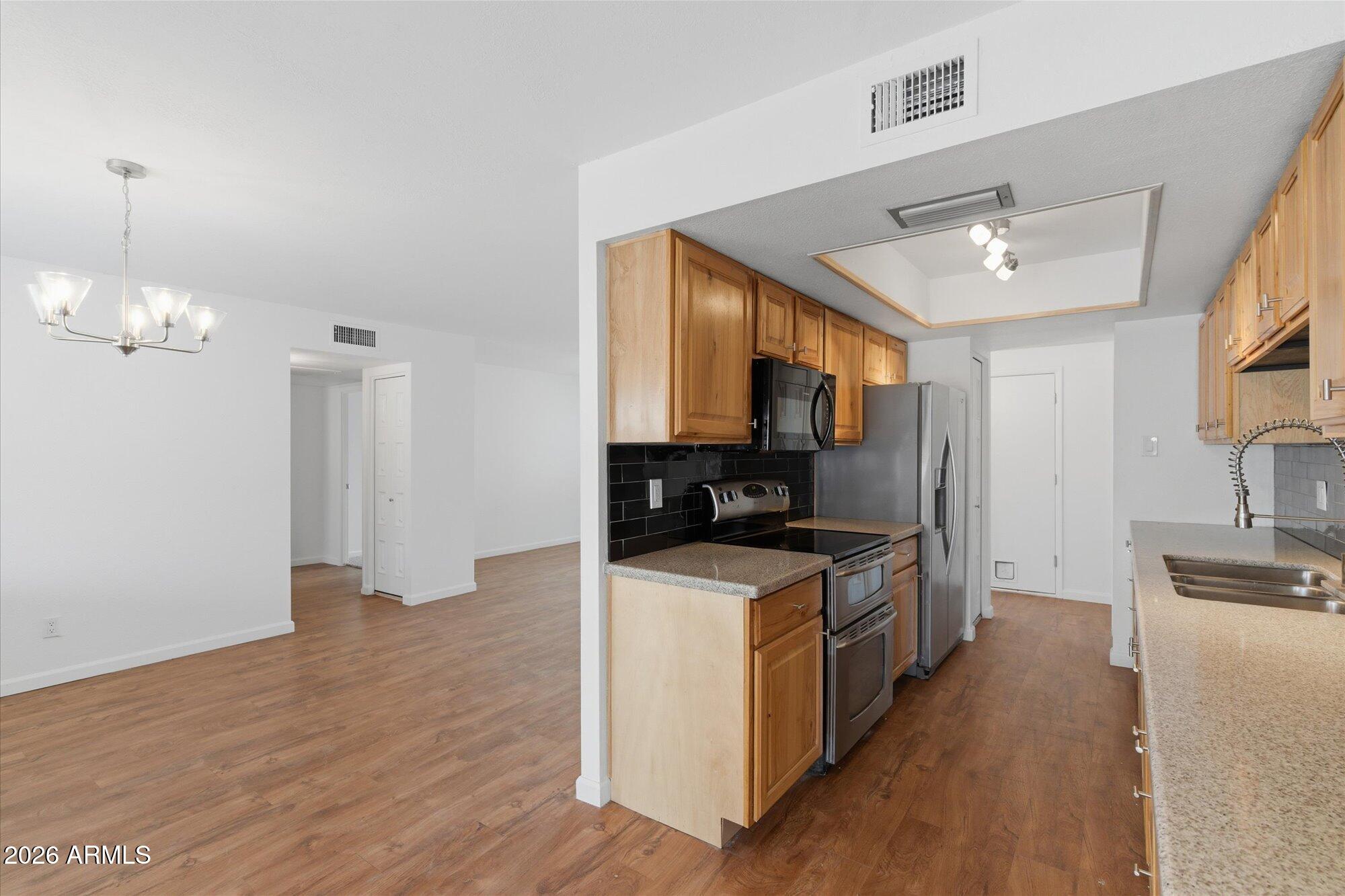 5402 W COUNTRY GABLES Drive