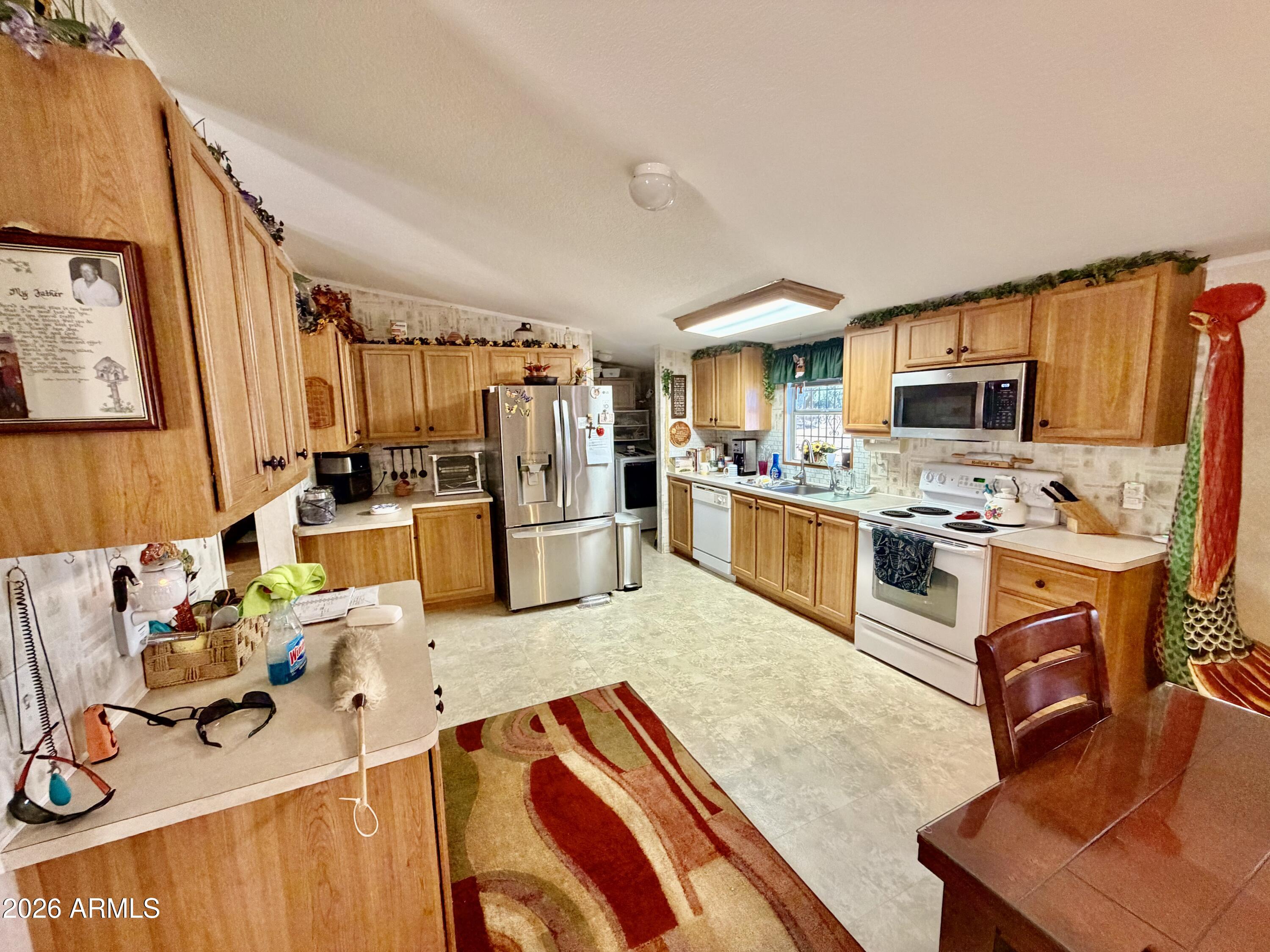 10547 N BATTLEFORD Drive