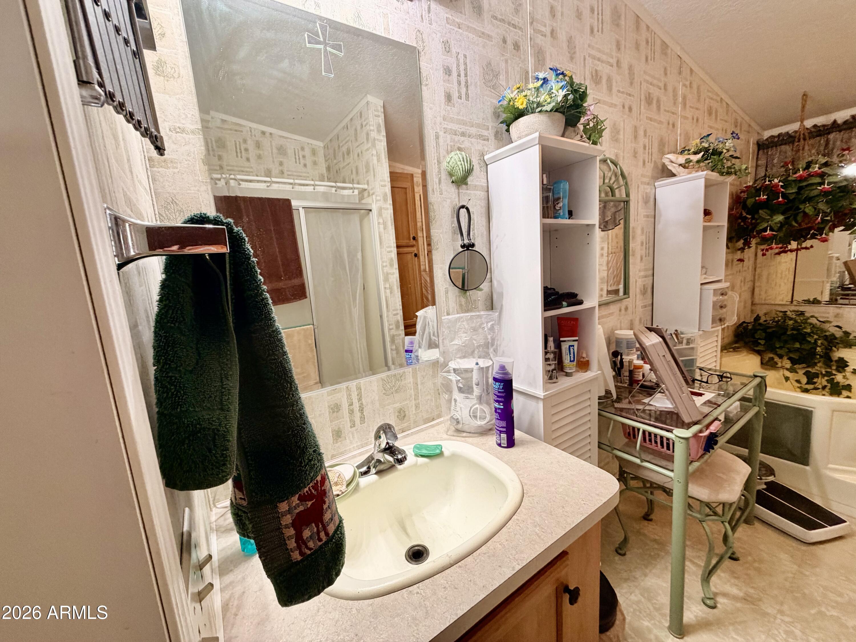 10547 N BATTLEFORD Drive