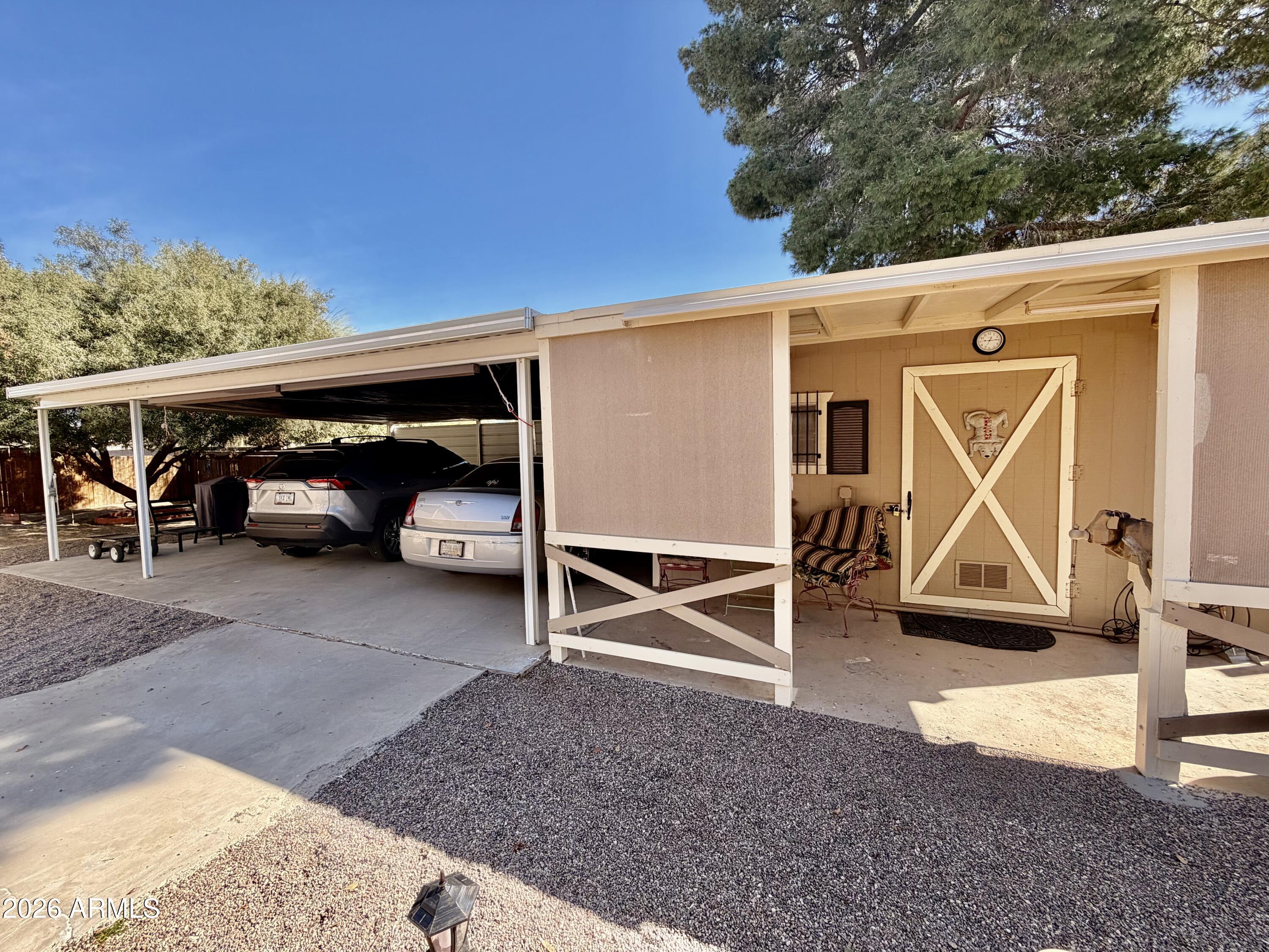 10547 N BATTLEFORD Drive