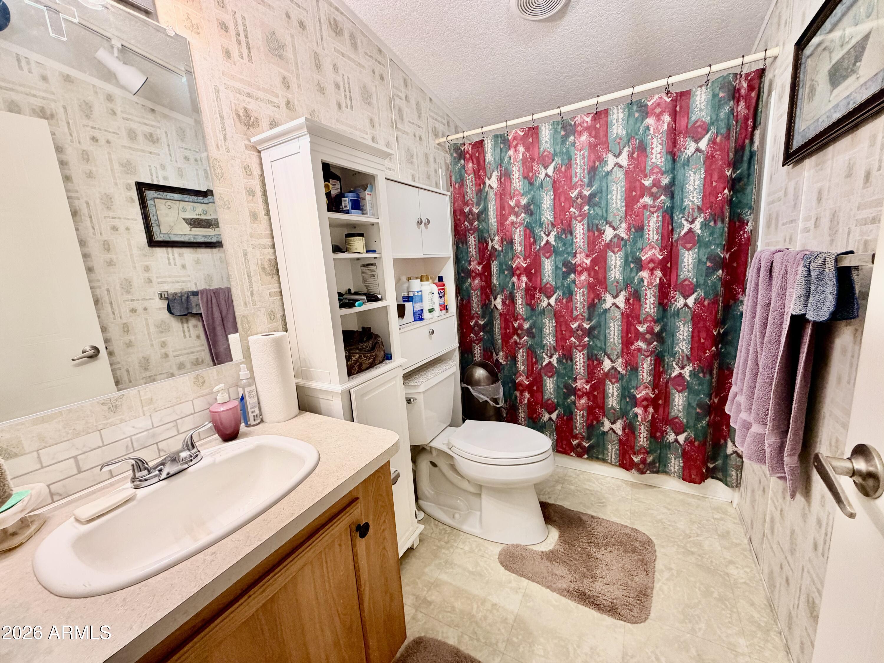 10547 N BATTLEFORD Drive